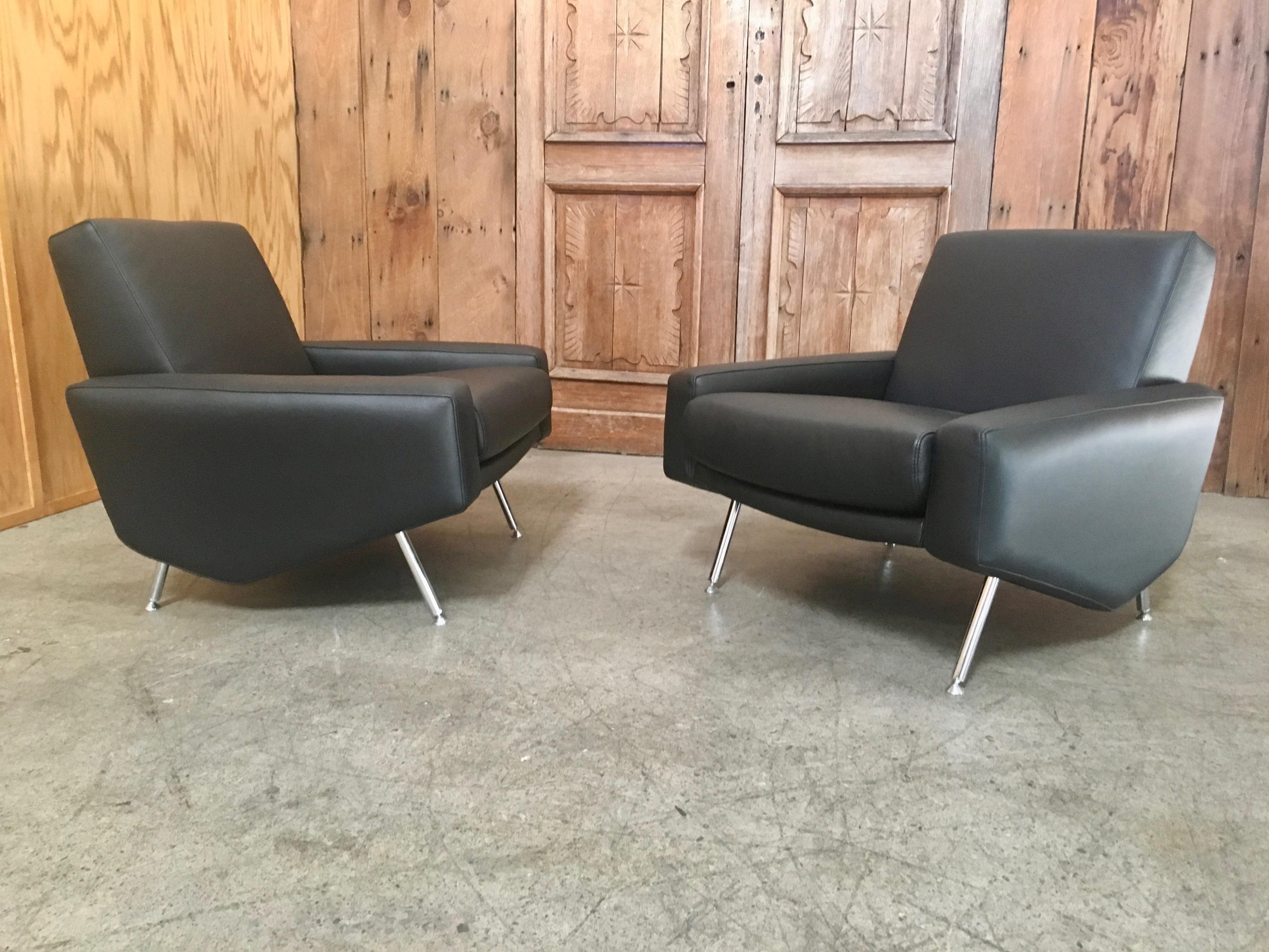 Leather Lounge Chairs by Airborne 2