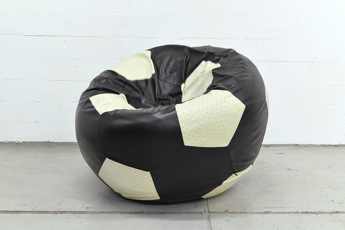 Large leather lounge football named ‘VIP’ by Edwin Niekel & Taco Regtien, 2005.
Very rare only produced for one year. Made of high quality leather and remains in very good condition. Used as an pop art piece or sat in as a very comfortable easy