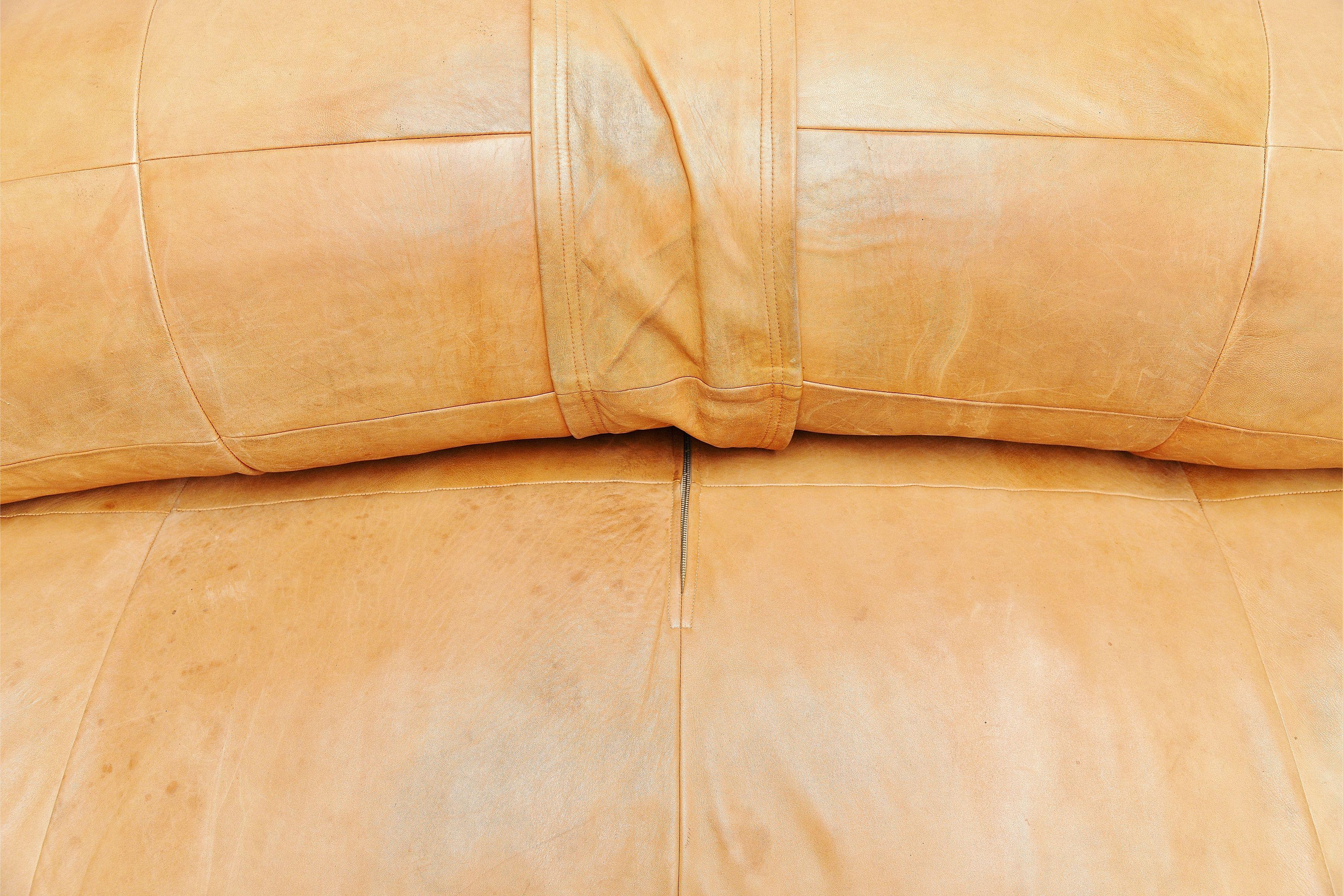 Late 20th Century Leather Lounge Sofa in Natural Leather, Italy, 1970