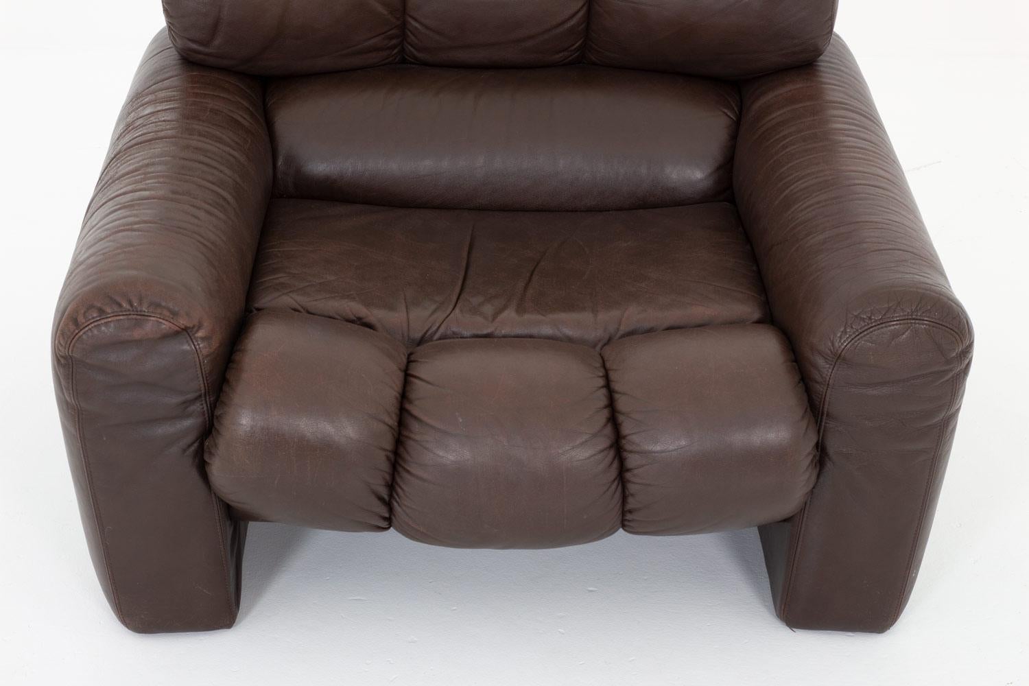 Leather Lunge Chair by Tongiani Stefanos, Italy For Sale 2