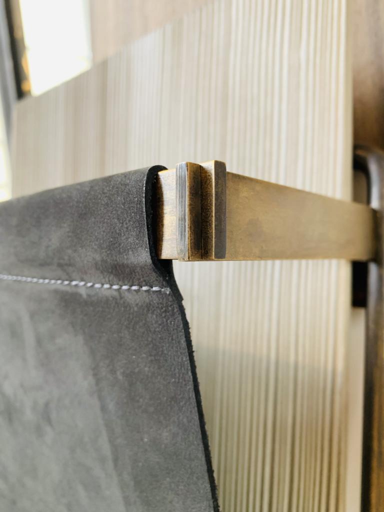 Laiton Porte-revues en cuir de Charlotte Besson-Oberlin