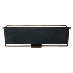 Porte-revues en cuir de Charlotte Besson-Oberlin