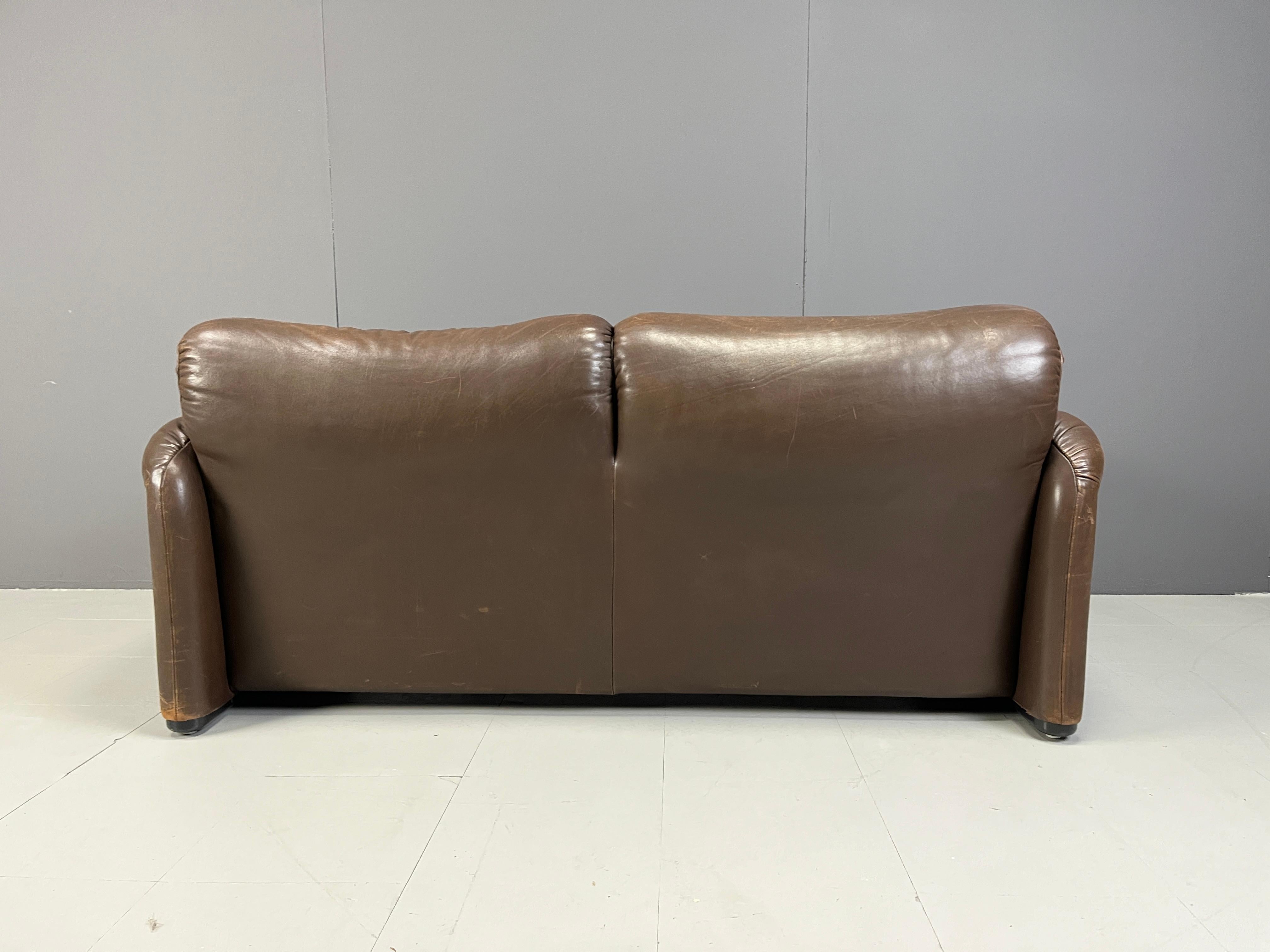 Leather Maralunga sofa by Vico Magistretti for Cassina 5