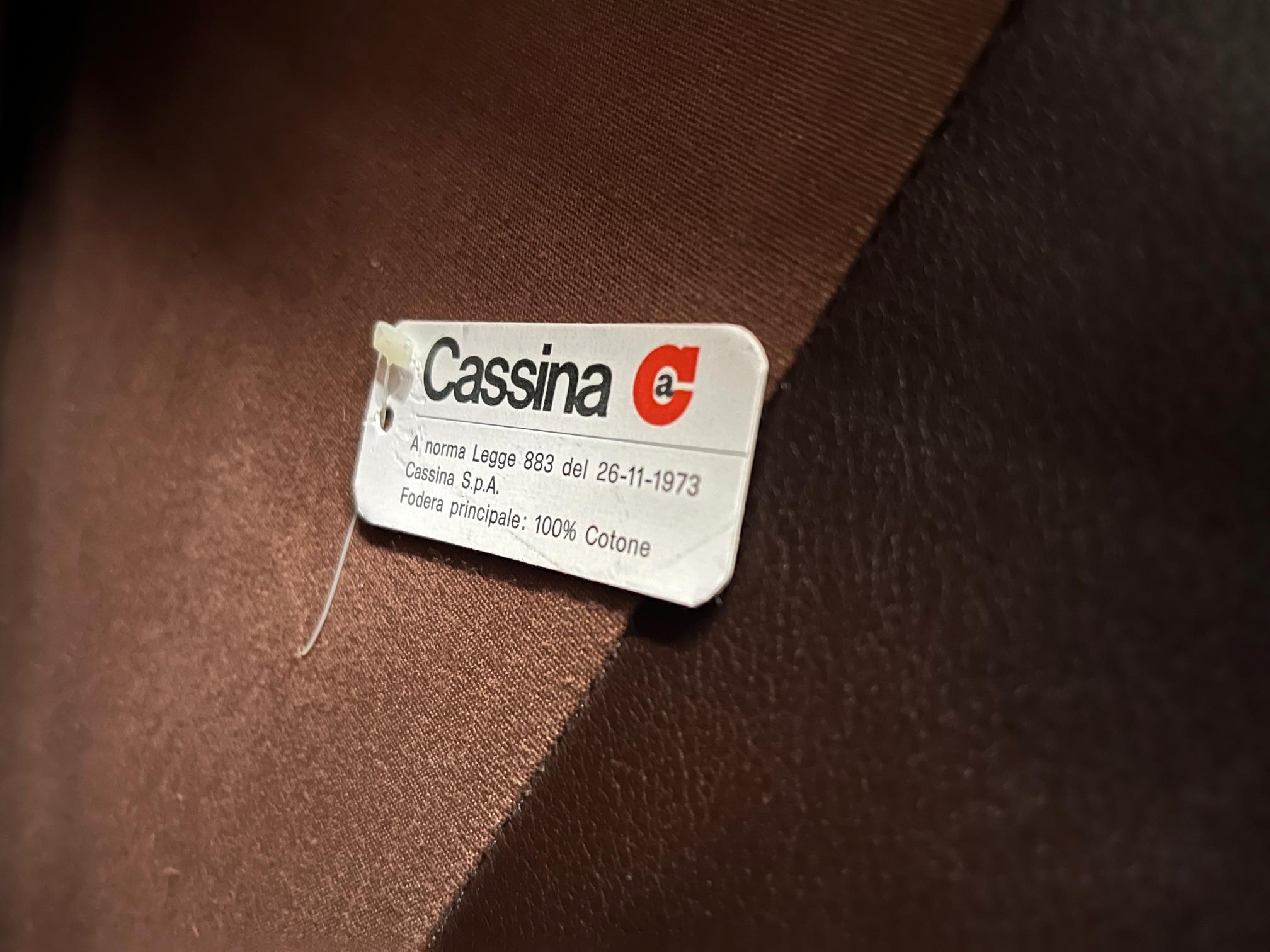 Vintage brown leather maralunga sofa designed by Vico Magistretti for Cassina in 1973.

Iconic design sofa with a timeless look.

The backrests are adjustable and work fine.

1970s- Italy

Dimensions
H 28 in. x W 65 in. x D 35 in.
H 71.12 cm x W