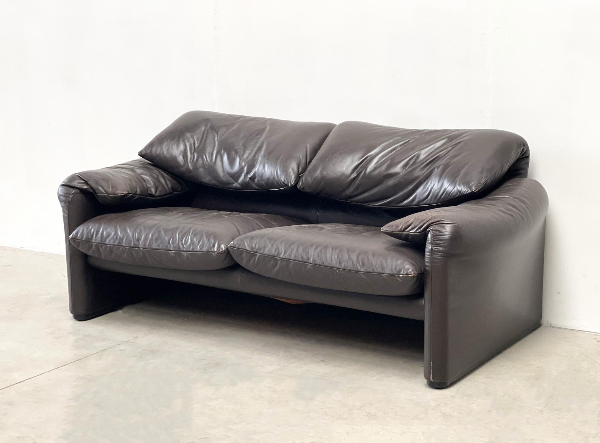 Mid-Century Modern Leather Maralunga Sofa by Vico Magistretti for Cassina
