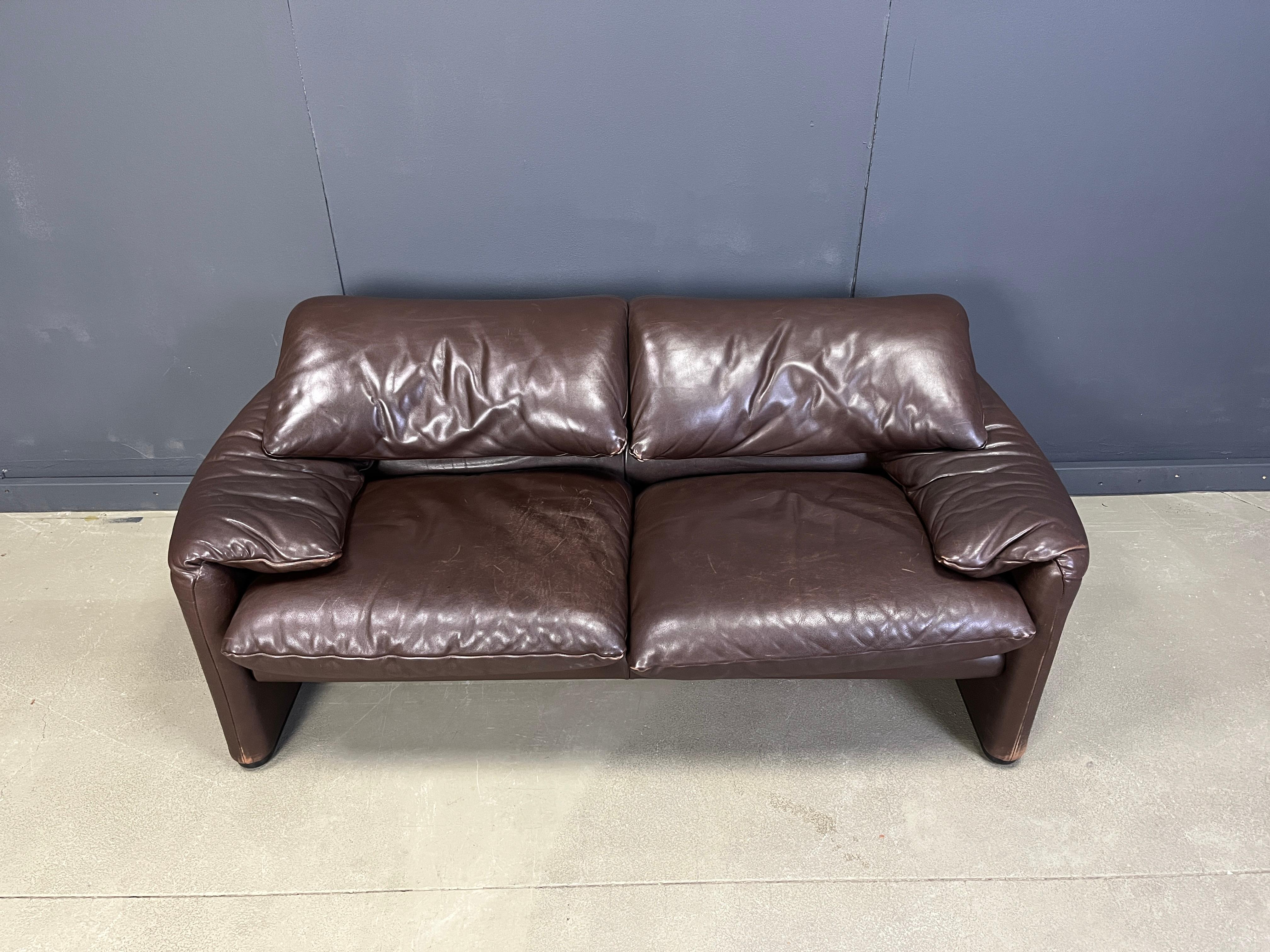 Leather Maralunga sofa by Vico Magistretti for Cassina In Good Condition In Leuven, Vlaams Gewest