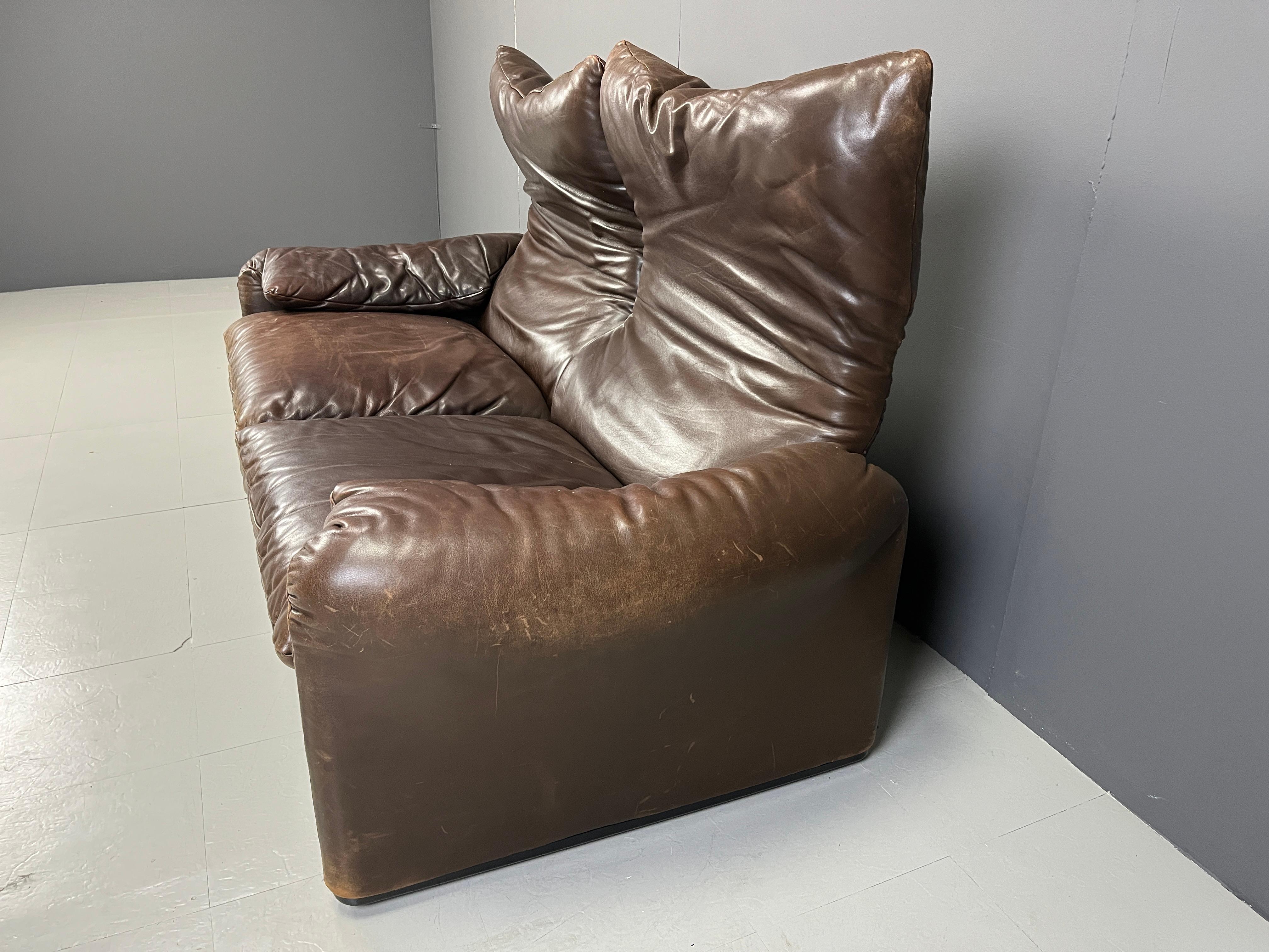 Leather Maralunga sofa by Vico Magistretti for Cassina 1