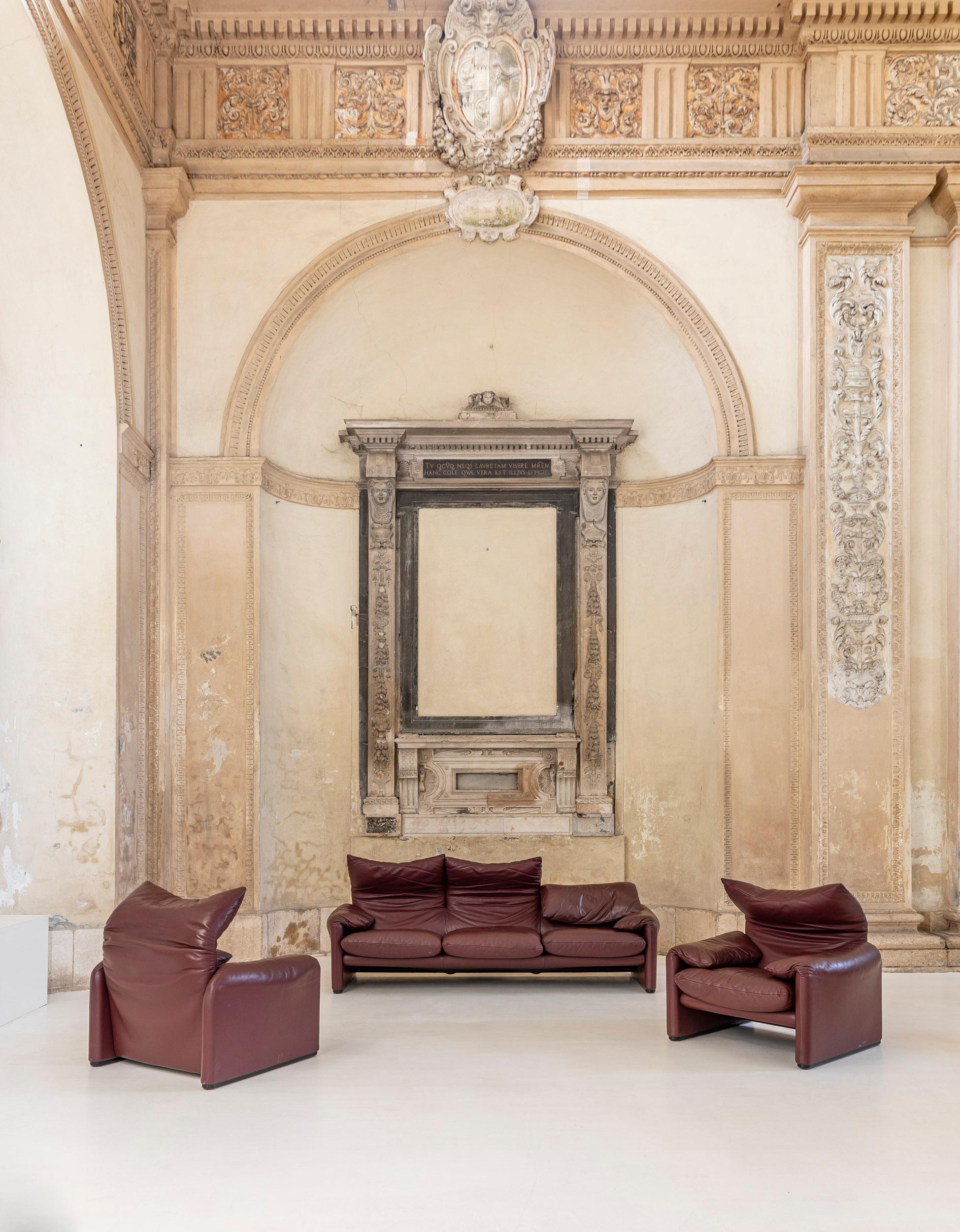 Mid-Century Modern Leather Maralunga Three-Seat Sofa and Armchairs by Vico Magistretti for Cassina