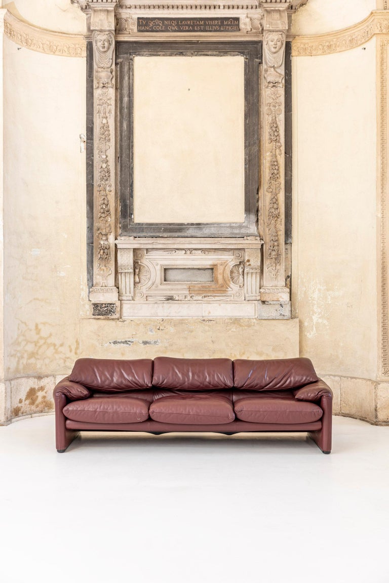 Late 20th Century Leather Maralunga Three-Seat Sofa and Armchairs by Vico Magistretti for Cassina