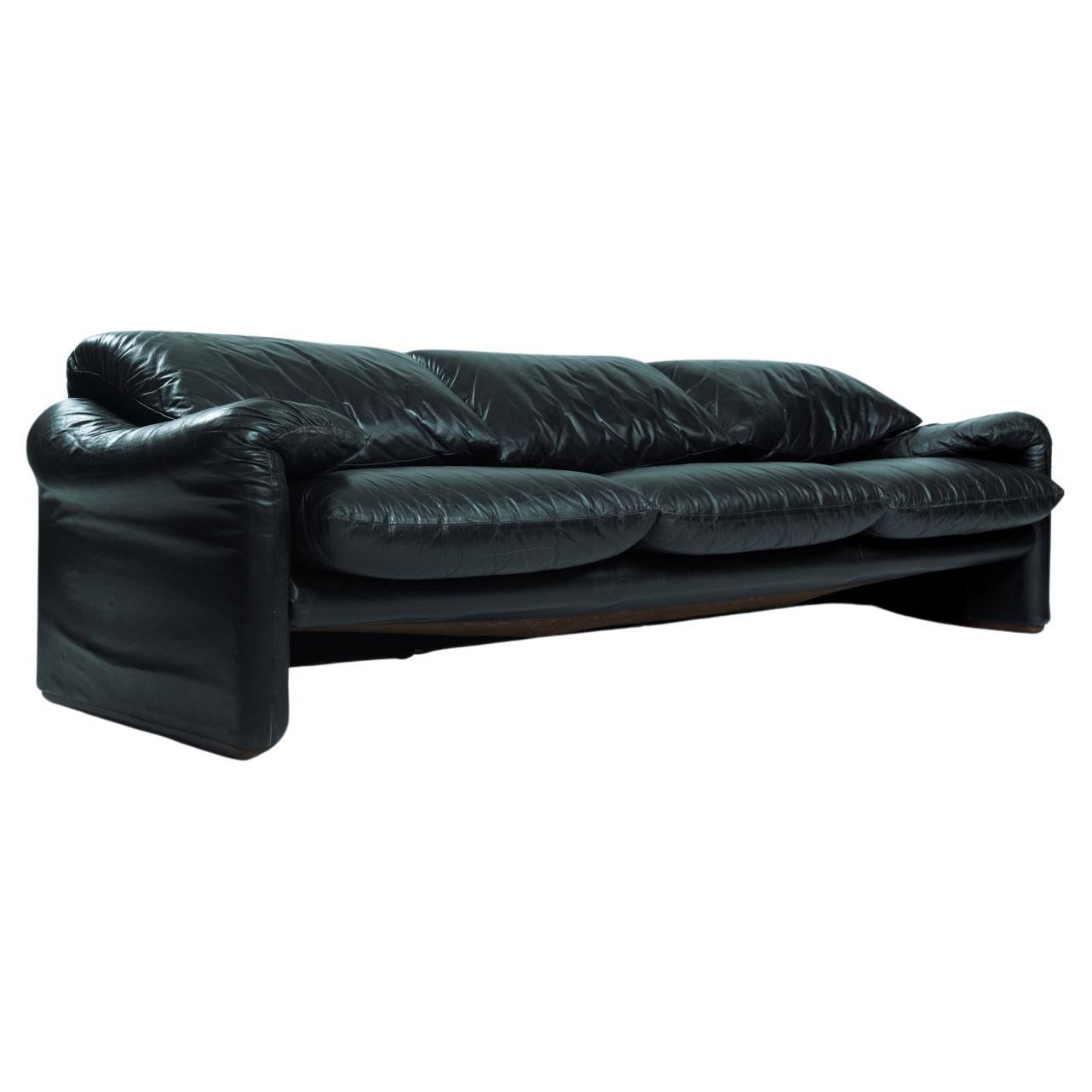 Leather Maralunga Vico Magistretti sofa for Cassina, 1970s