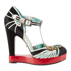 Leather Mariska T-Strap Pumps Size IT 38