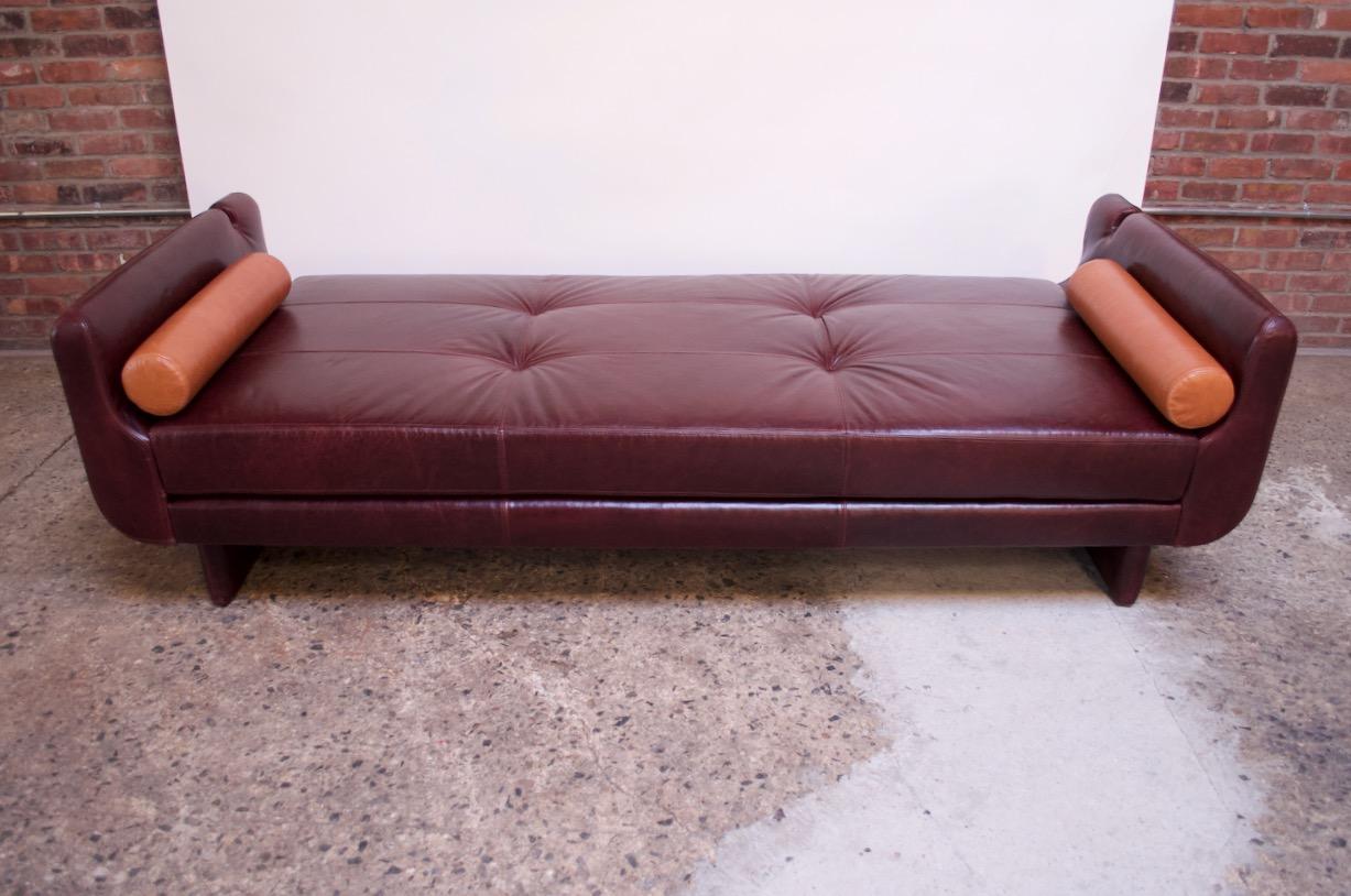 Leather 'Matinee' Sofa / Daybed by Vladimir Kagan 4