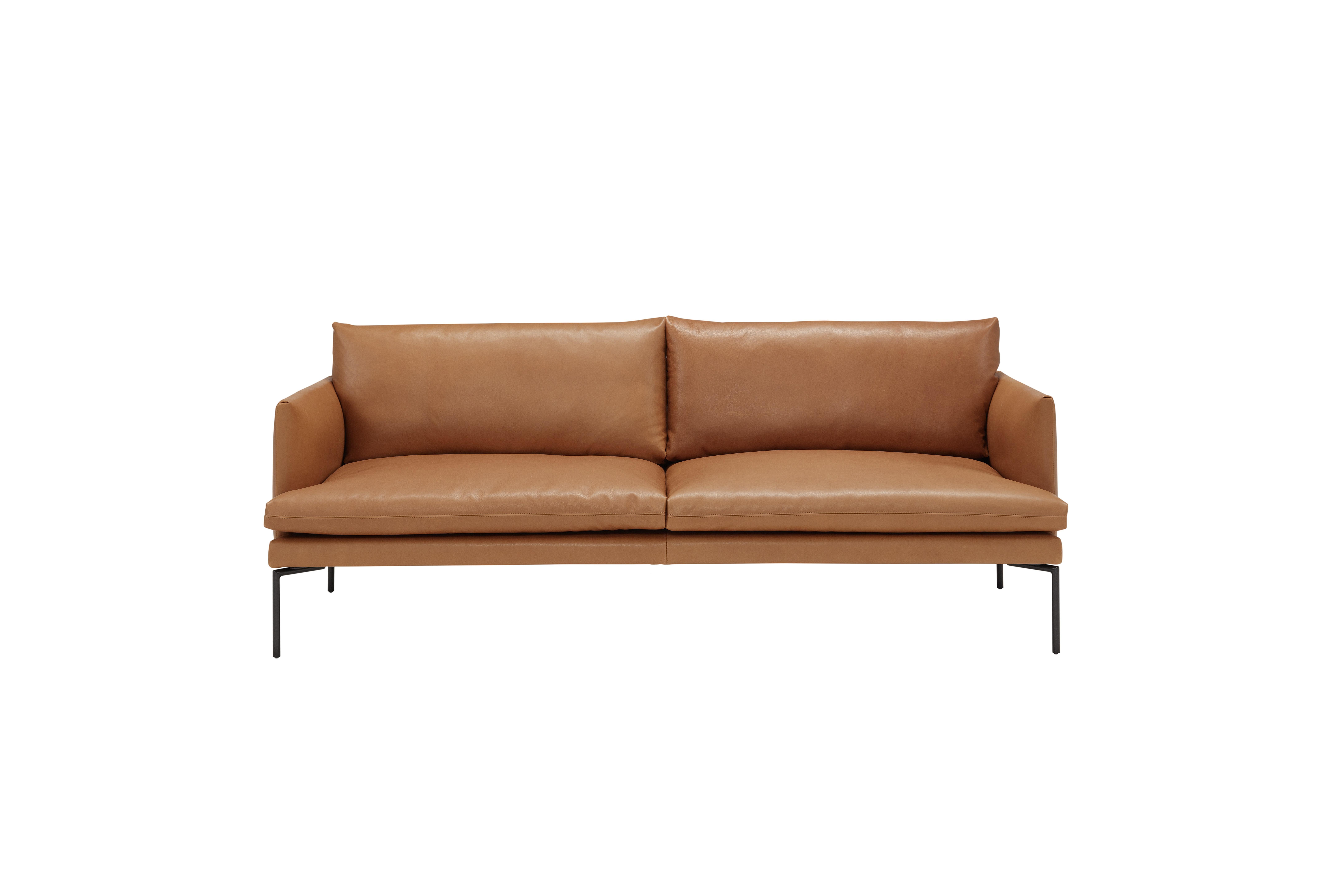 Divano Mavis in pelle a 3 posti di Amura Lab
Dimensioni: L 200 x P 87 x H 82 cm
Materiali: STRUTTURA: legno massiccio e multiplo, con supporto in metallo. SOSPENSIONI: cinghie in gomma e polipropilene. SEDUTE: schiuma di poliuretano, densità 35