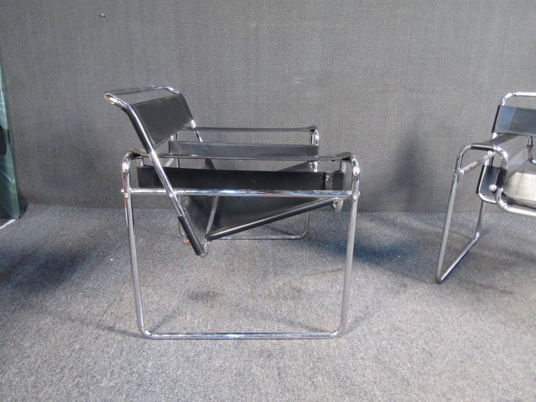 20th Century Leather Mid-Century Lounge Chair For Sale