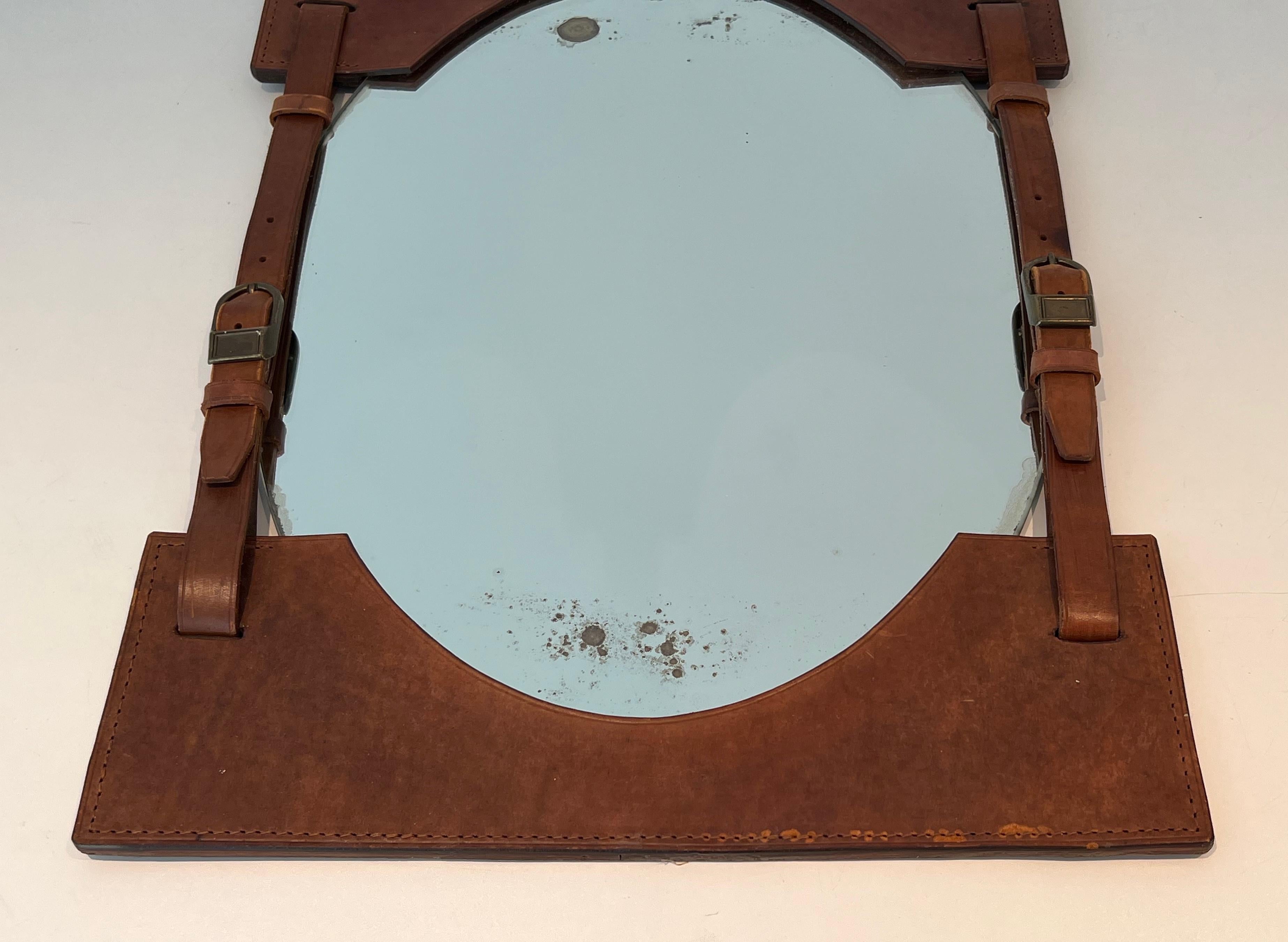 Mid-Century Modern Miroir en cuir dans le style de Jacques Adnet en vente
