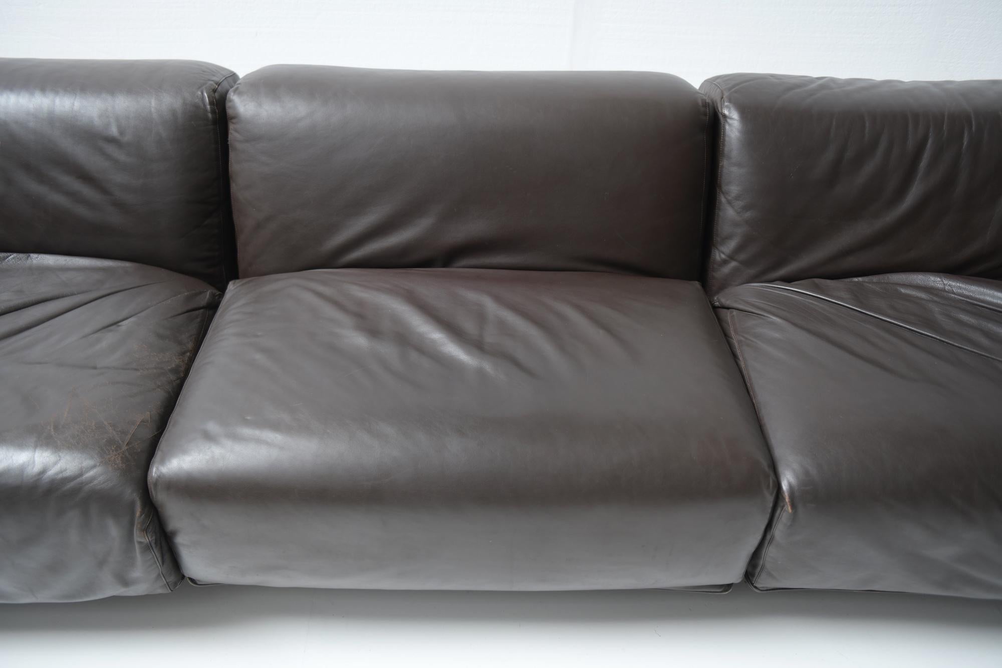 Leather Modular Fiandra Sofa by Vico Magistretti for Cassina, Italy In Good Condition For Sale In Buggenhout, Oost-Vlaanderen