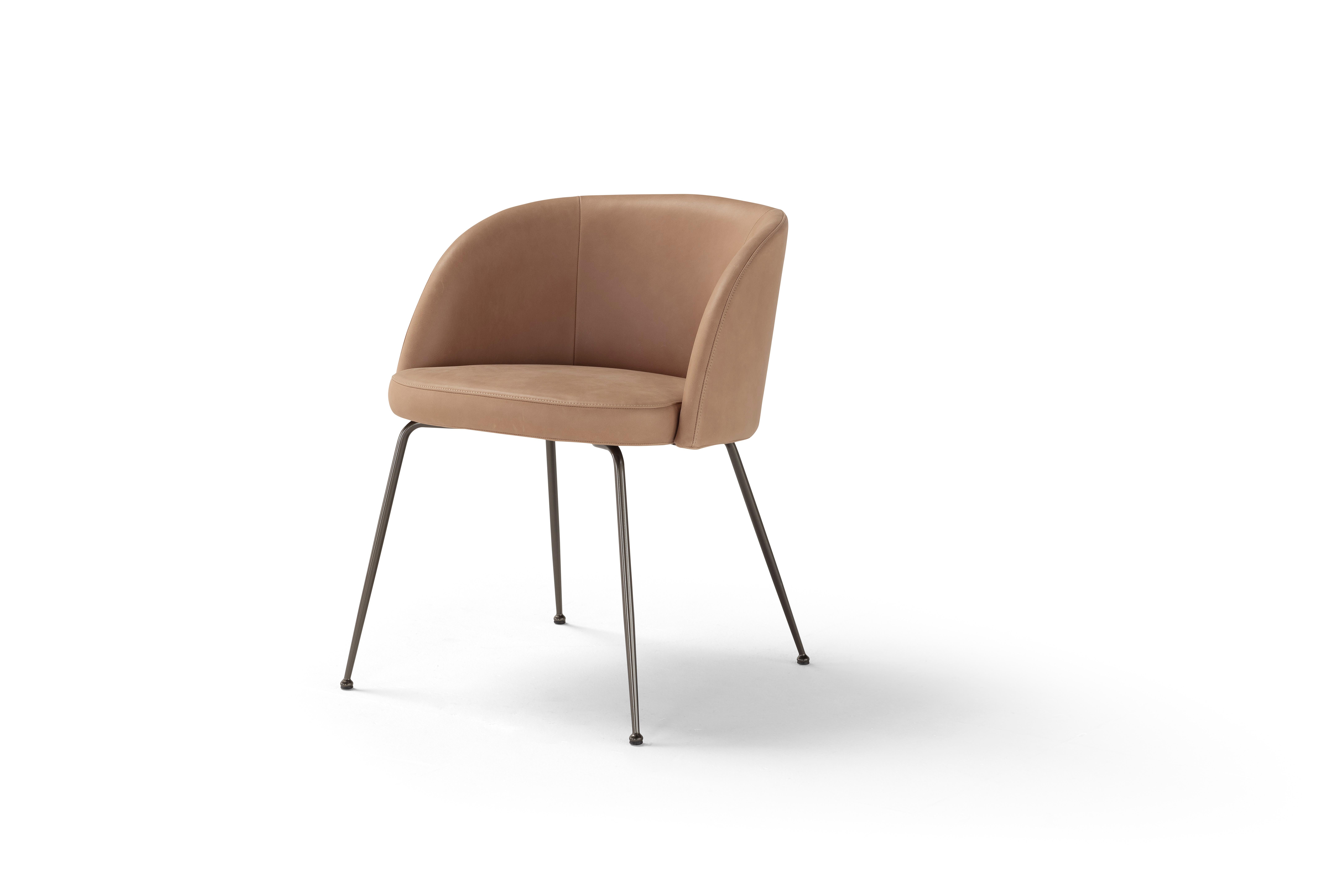 italien Chaise Monnalisa en cuir avec accoudoirs par Amura Lab en vente
