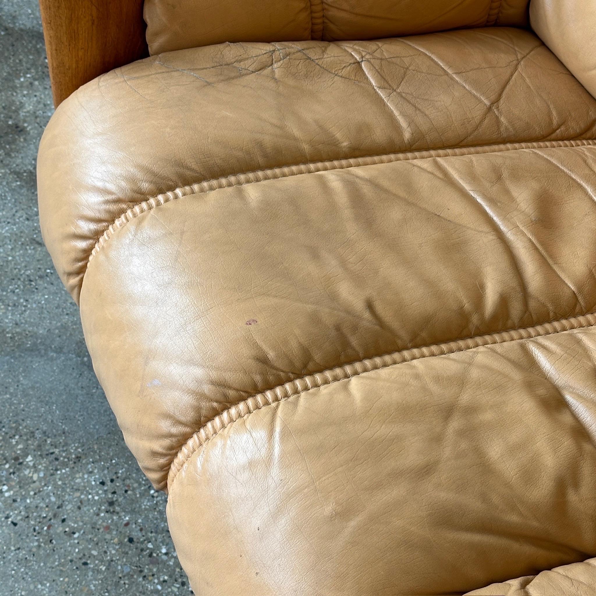 Leather Montana Sofa by Ekornes en Bueno estado para la venta en Chicago, IL