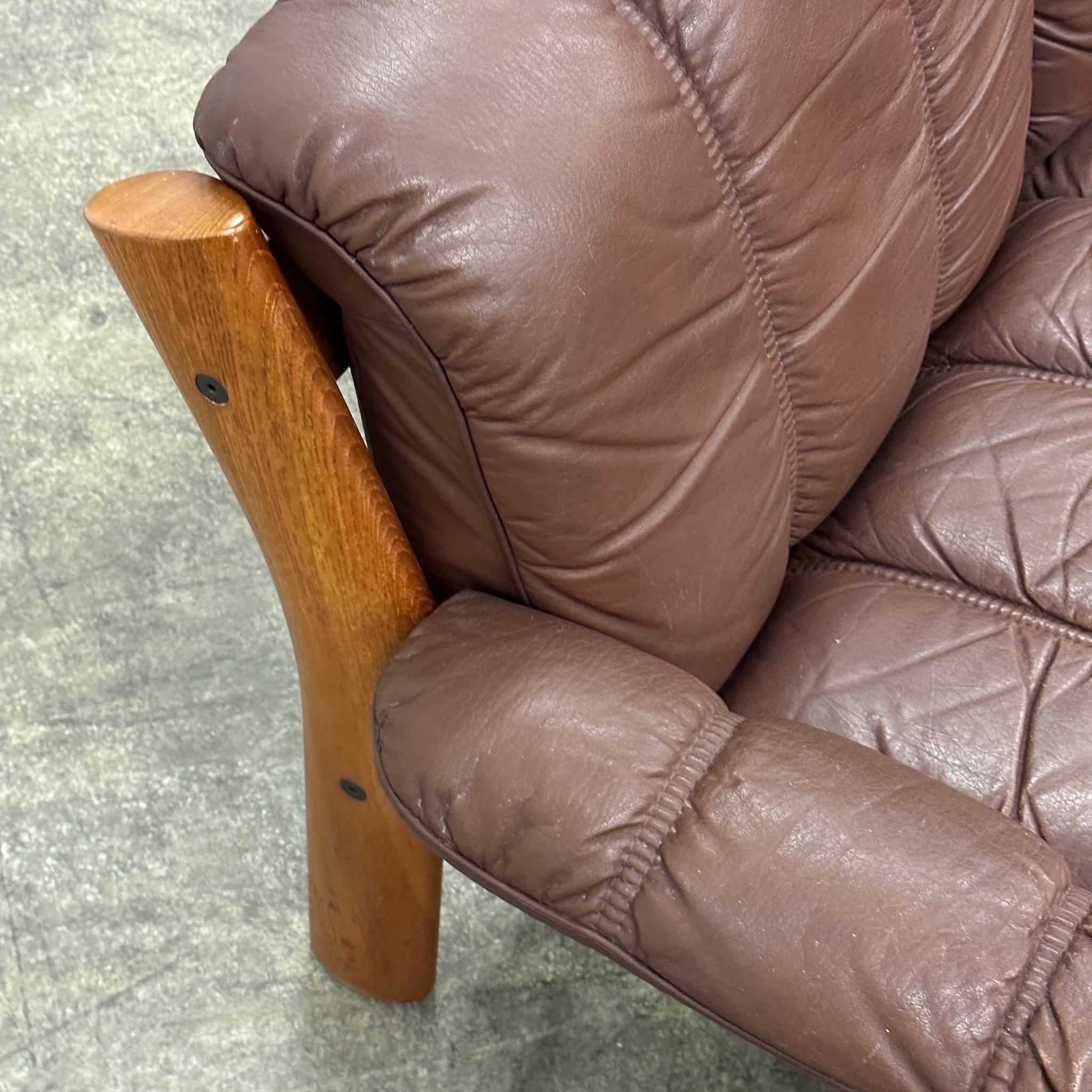Leather Montana Sofa by Ekornes In Good Condition In Chicago, IL