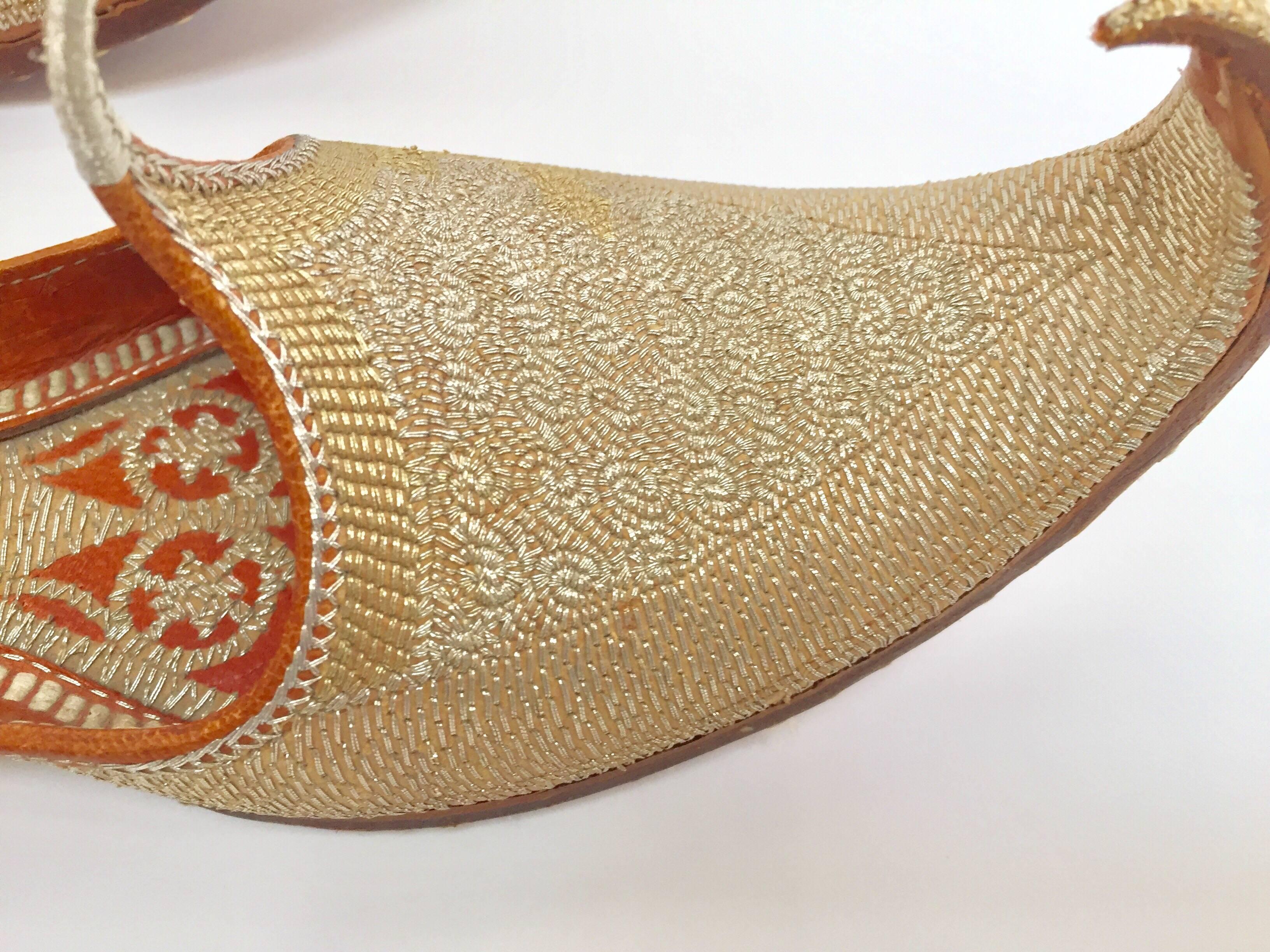 Leather Mughal Moorish Shoes with Gold Embroidered For Sale 4