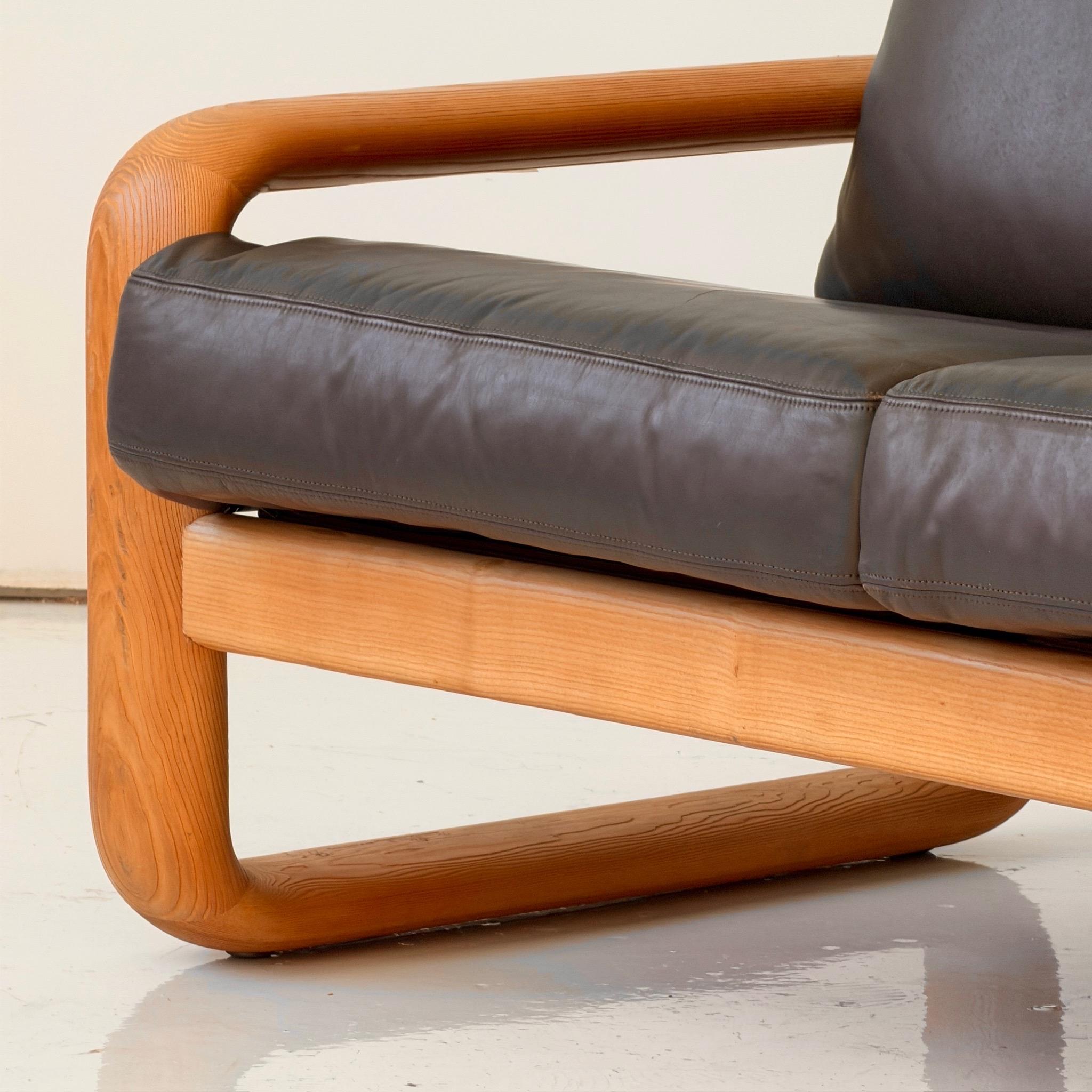 Leather + Oak Hombre Sofa by Burkhard Vogetherr for Rosenthal In Good Condition For Sale In Chicago, IL