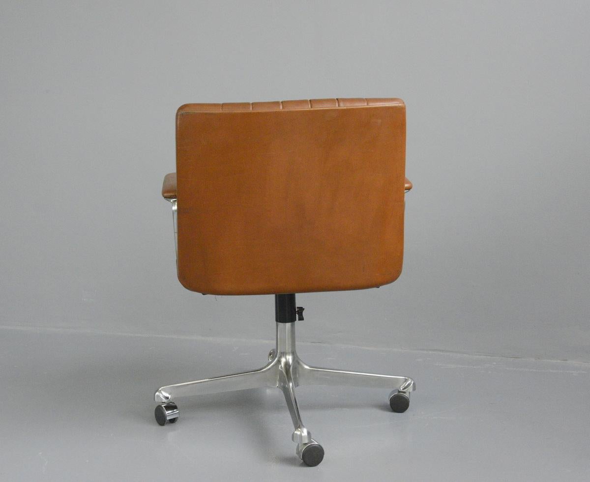 Leather Office Chair by Osvaldo Borsani for Tecno Milano, circa 1970s 4