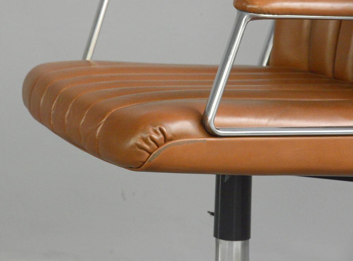 Italian Leather Office Chair by Osvaldo Borsani for Tecno Milano, circa 1970s
