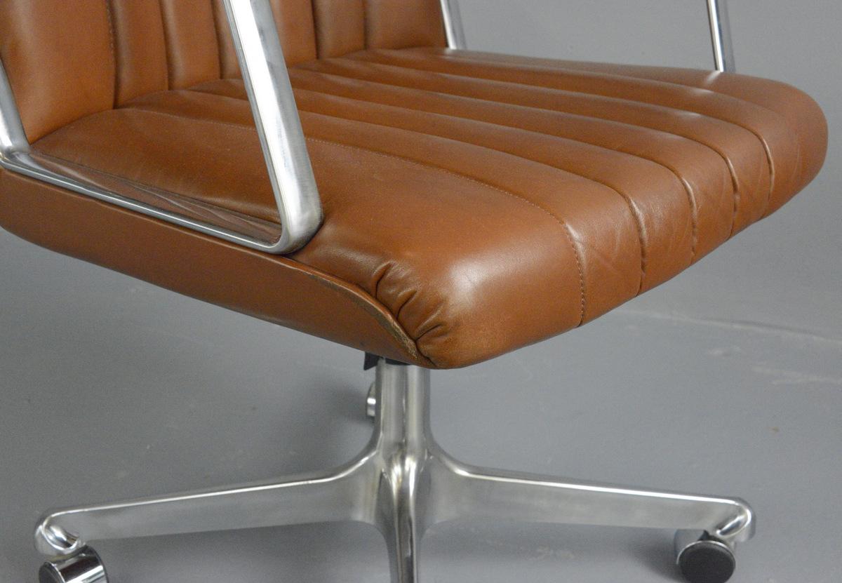 Leather Office Chair by Osvaldo Borsani for Tecno Milano, circa 1970s 2