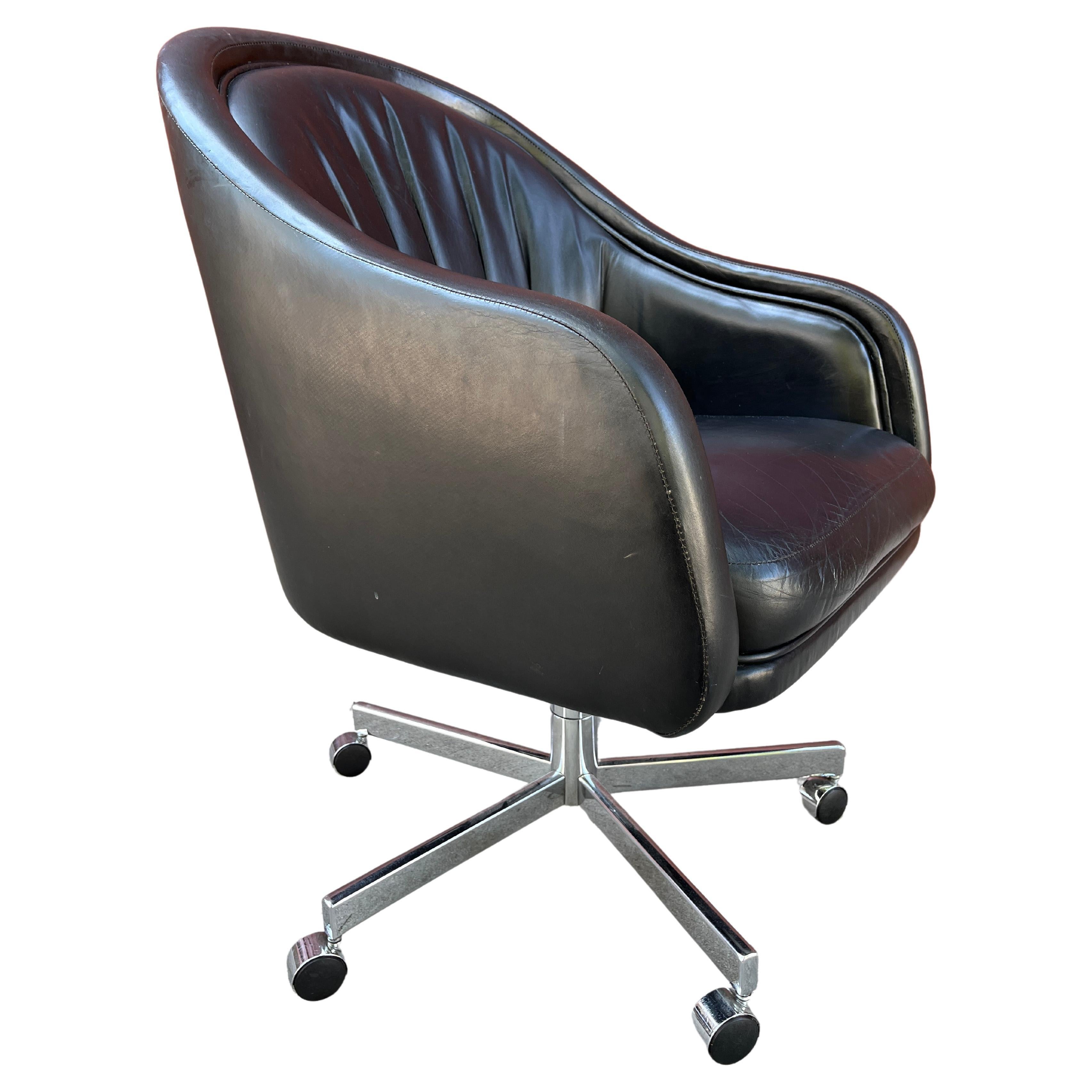 Silla de oficina de piel de Ward Bennett para Bricket Associates Moderno de mediados de siglo en venta