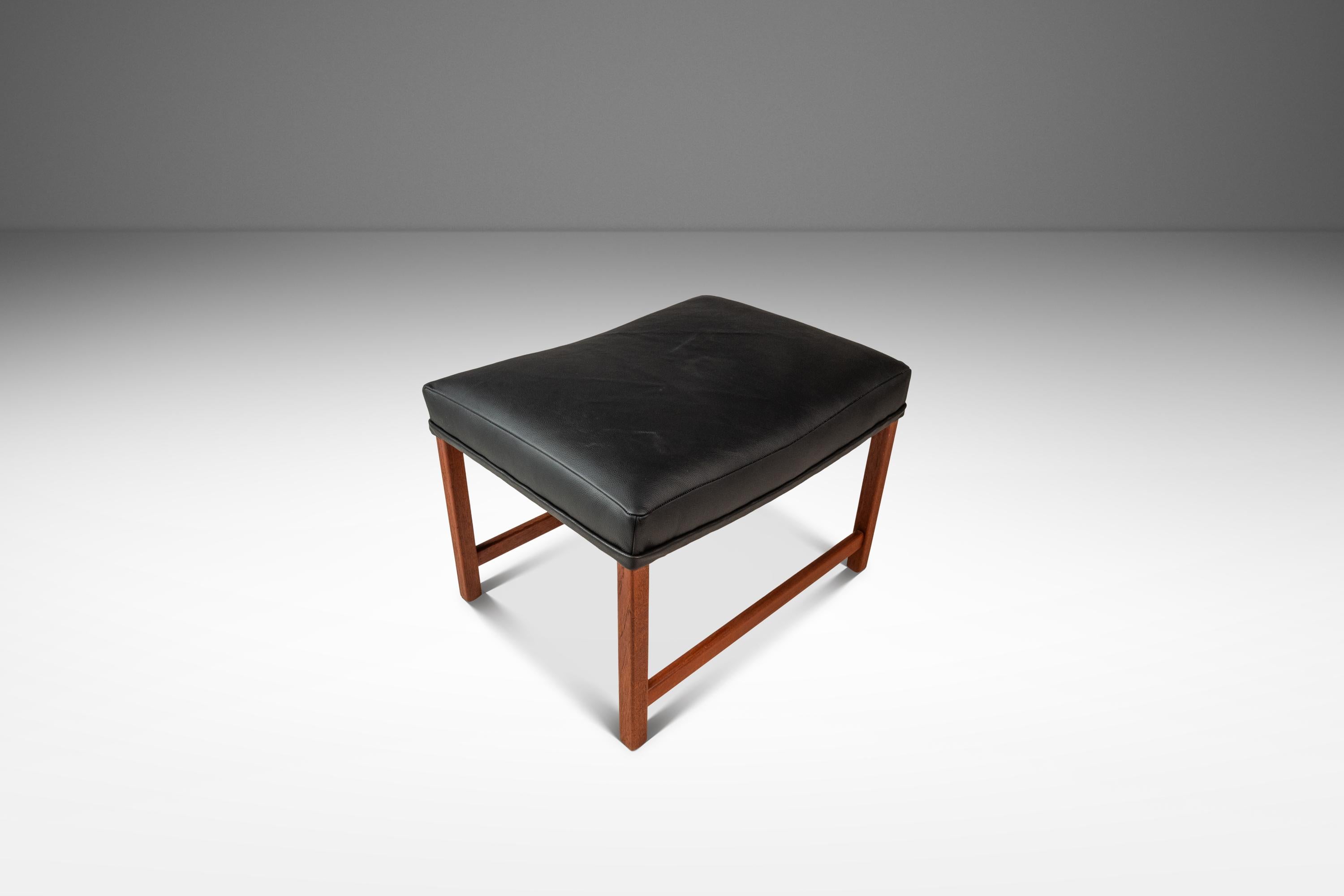 Danois Ottoman / pouf en cuir par Ole Wanscher pour France & Søn, Danemark, c.C. années 1960 en vente