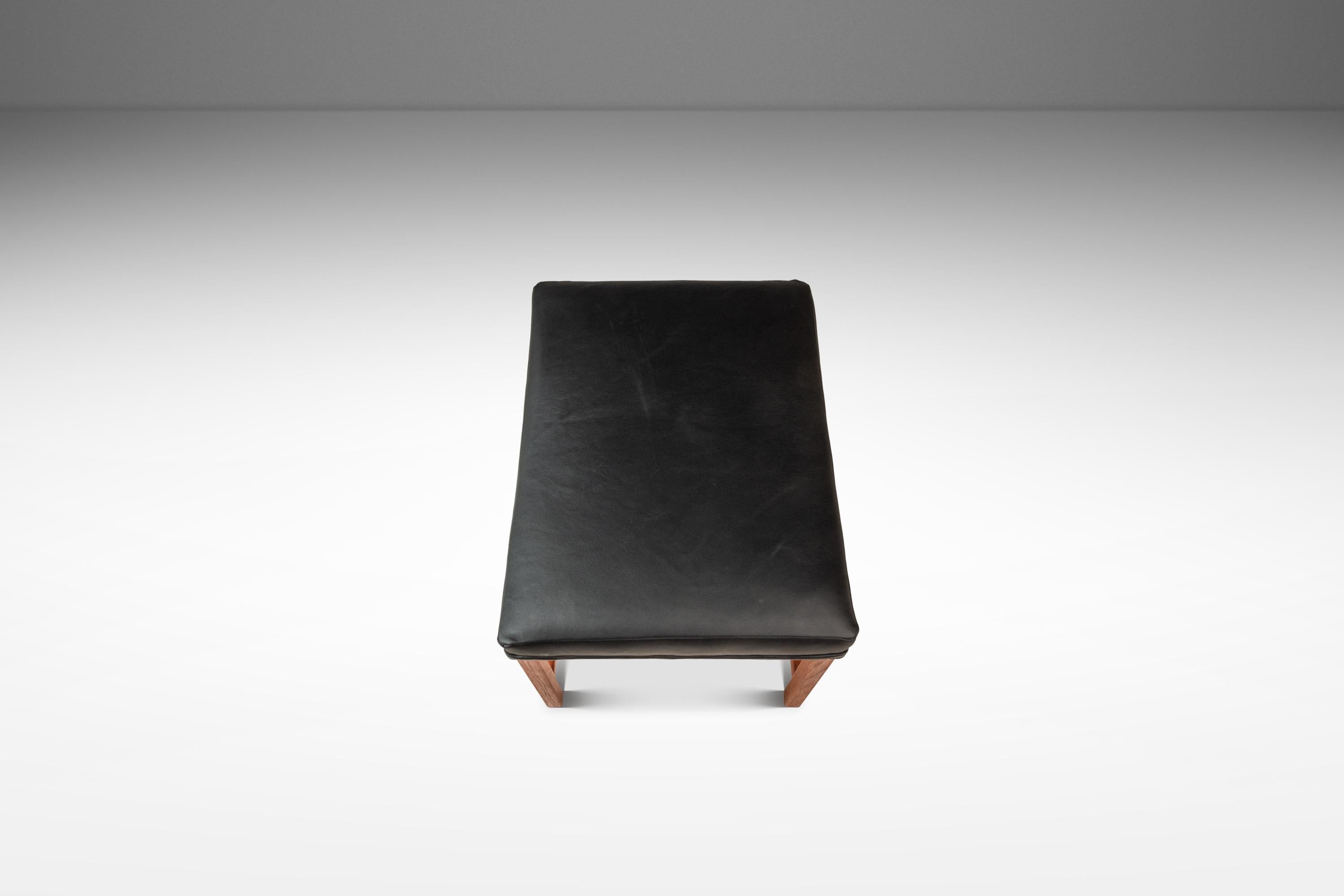 Milieu du XXe siècle Ottoman / pouf en cuir par Ole Wanscher pour France & Søn, Danemark, c.C. années 1960 en vente