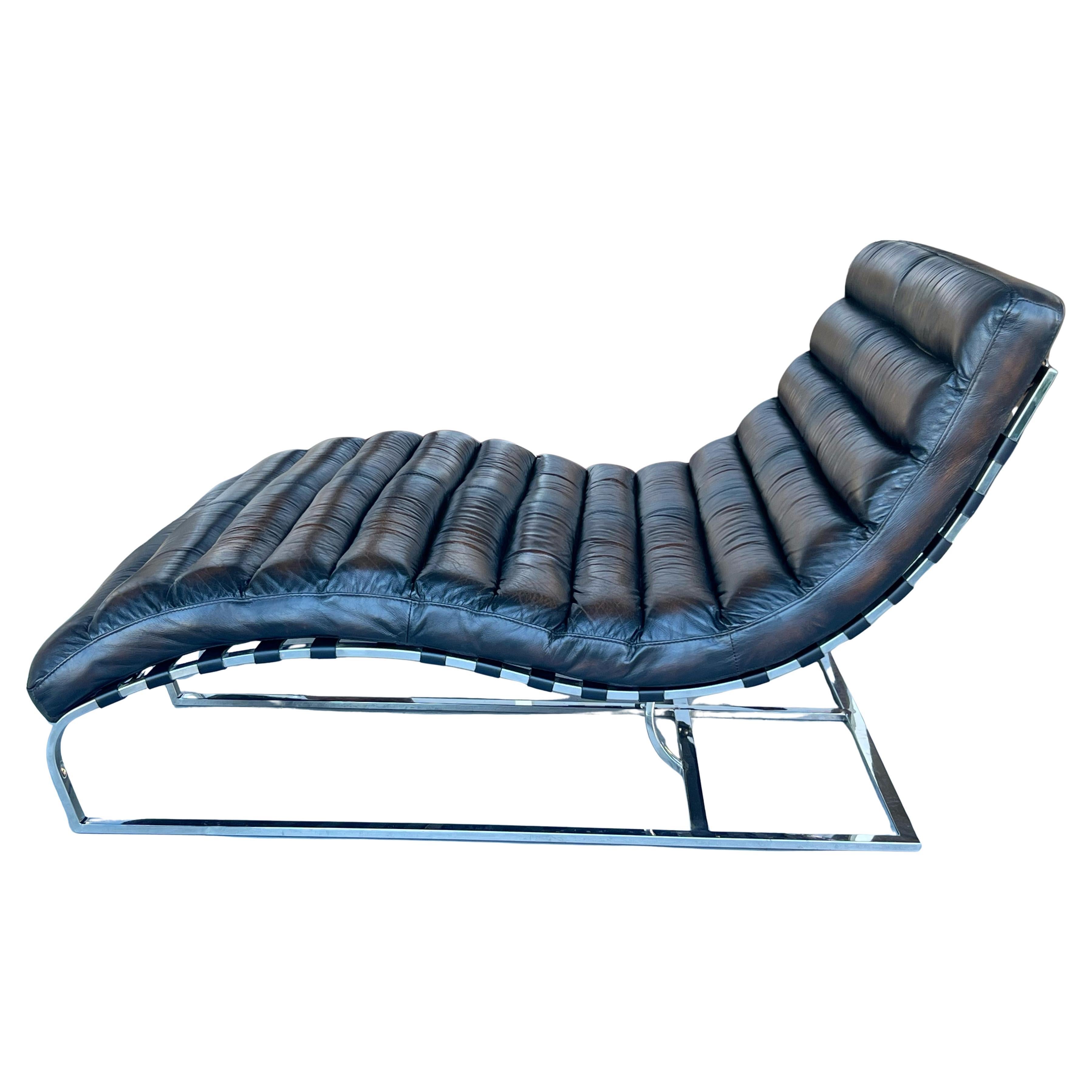 A rare Oviedo double chaise lounge. 