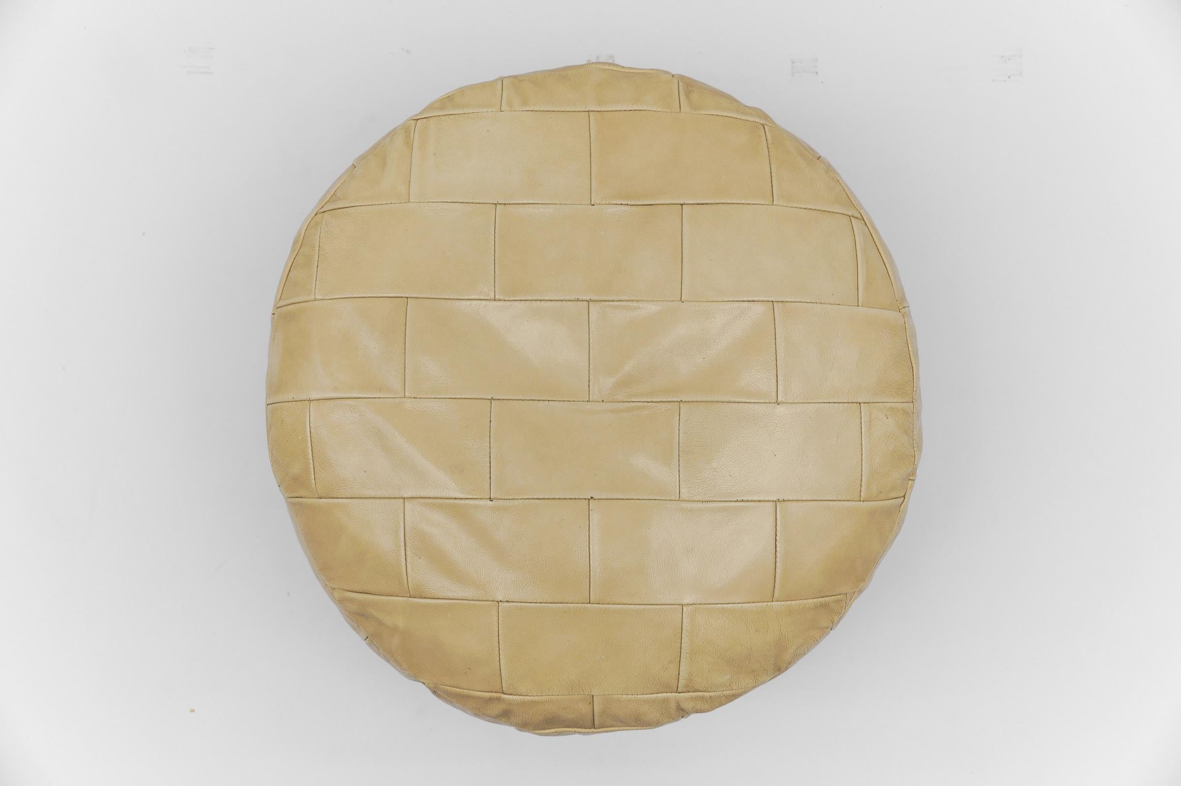 Cuir Pouf patchwork de De Sede, Suisse, années 1960 en vente