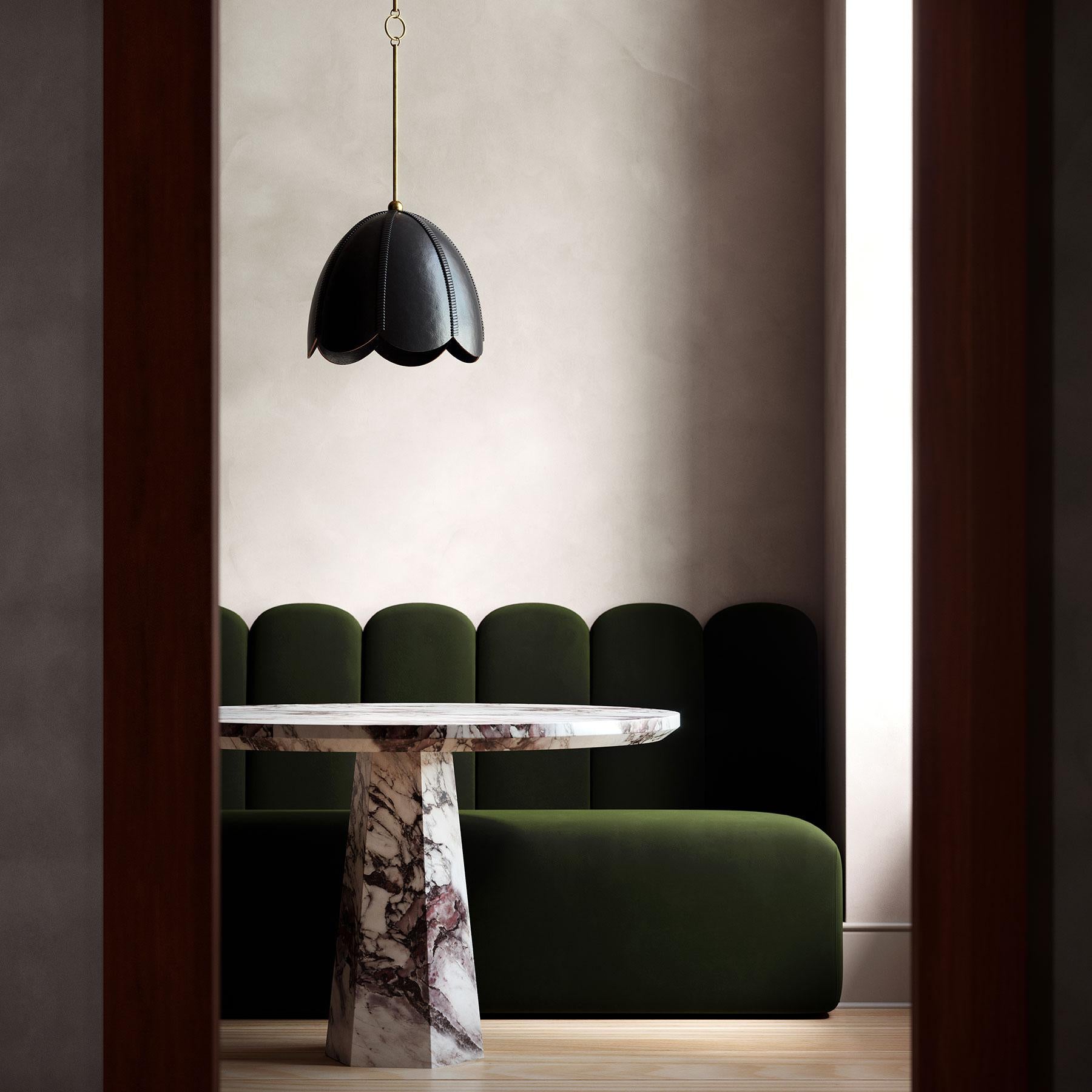 Fatto a mano Lampada a sospensione in pelle in Greene & Greene, Doma, Collezione Talabartero Lampada Saddle in vendita