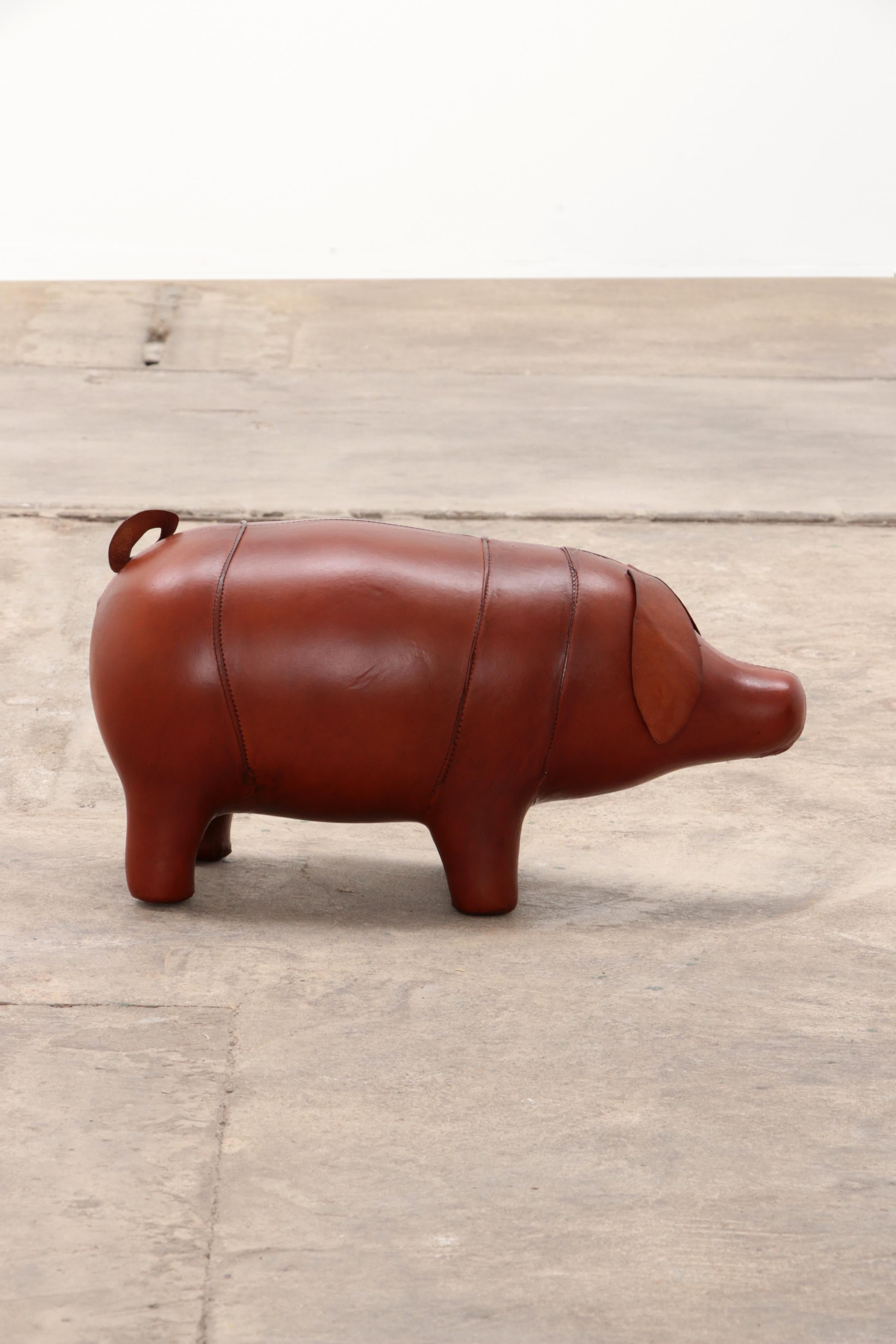 Fin du 20e siècle Tabouret de porc en cuir dans le style de Dimitri Omersa, 1970 en vente