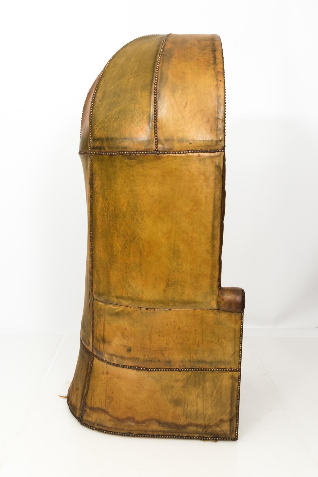 Leather Porter's Chair In Fair Condition In Stamford, CT