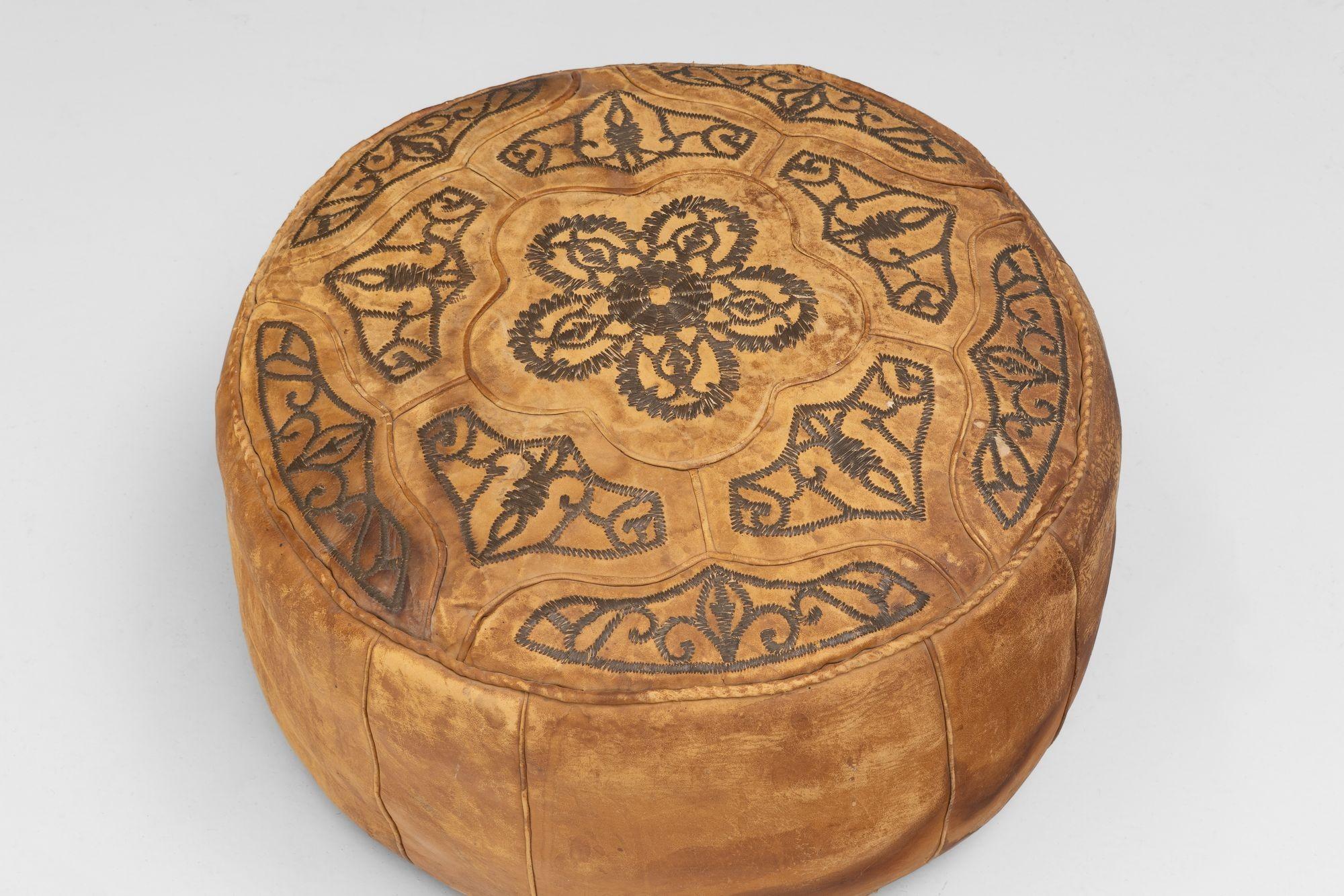 Leather Pouffes In Good Condition For Sale In London, England