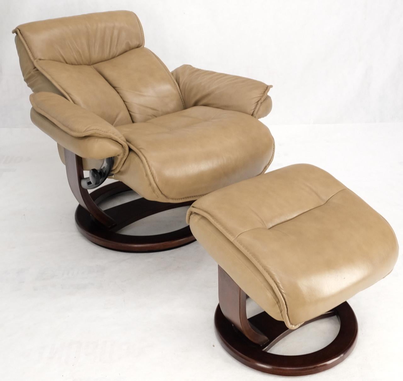 Leather Reclining Chair & Ottoman by Thomasville For Sale 7