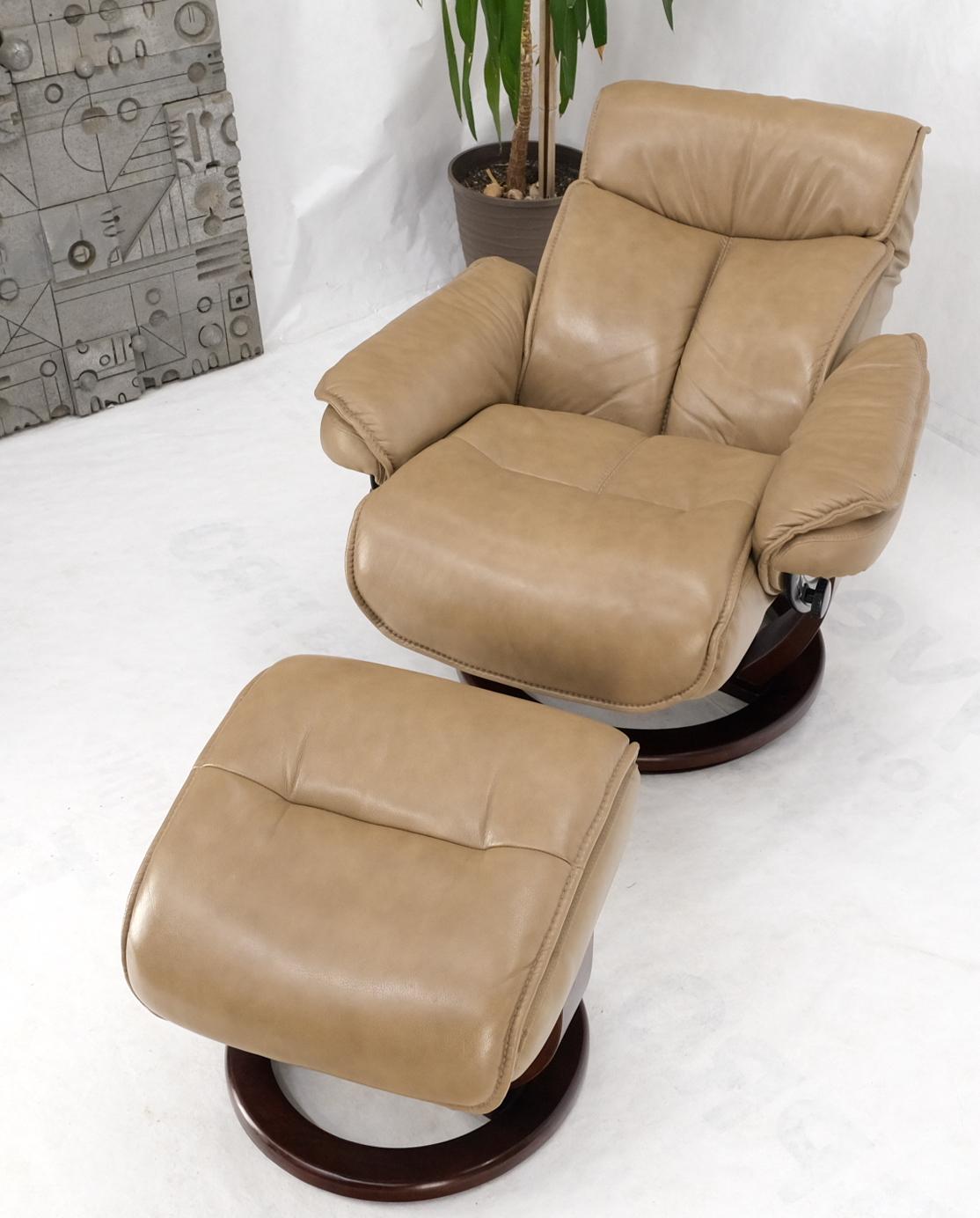 Leather Reclining Chair & Ottoman by Thomasville For Sale 9