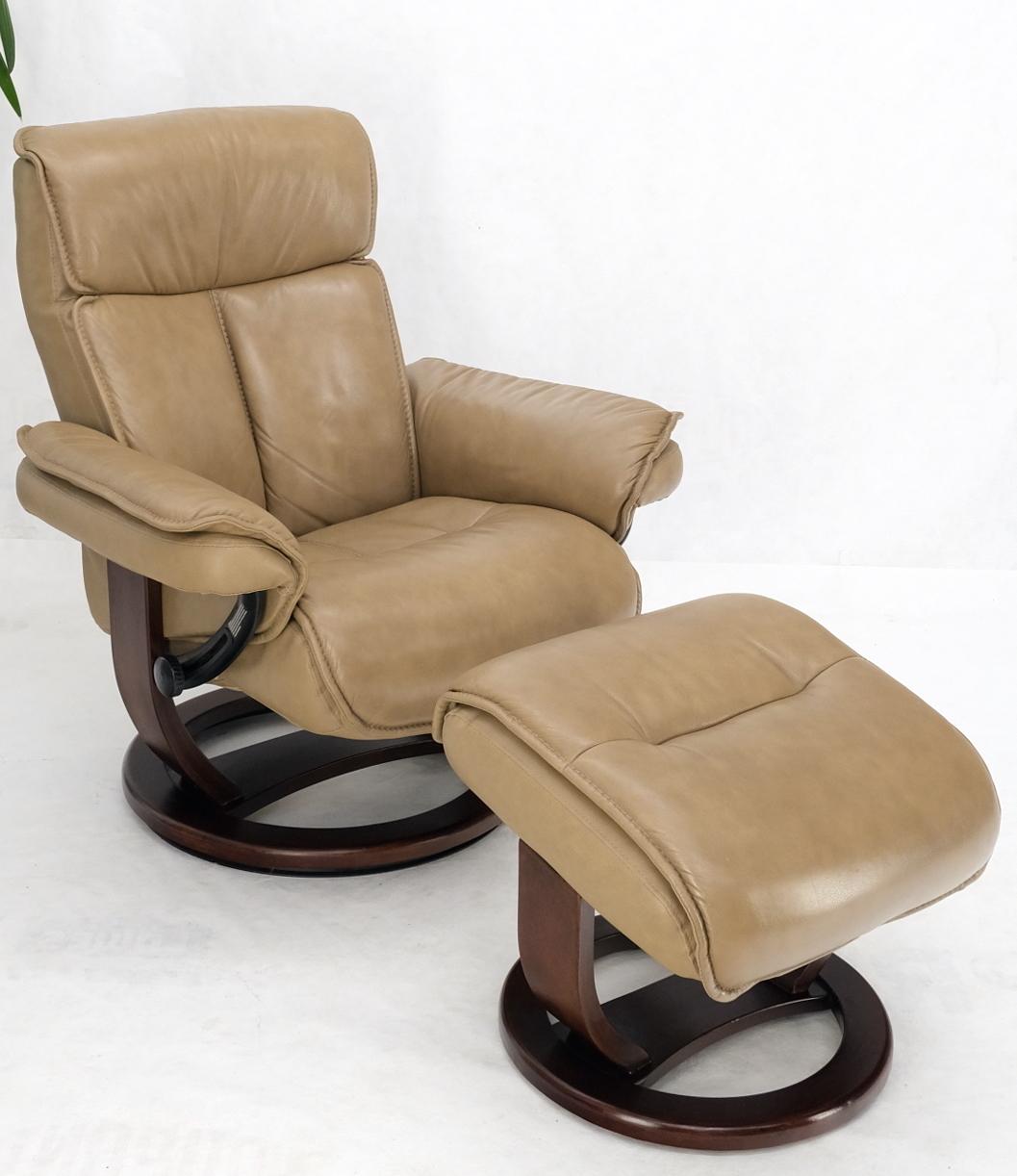 Danish modern design adjustable recliner chair with ottoman by Thomasville. the ottoman is 20x20x19.