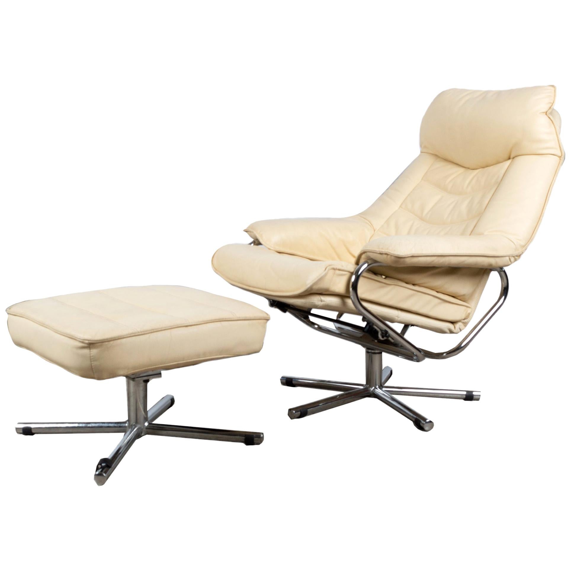 Fauteuil pivotant inclinable en cuir avec repose-pieds par Tetrad, Angleterre, vers 1970 en vente