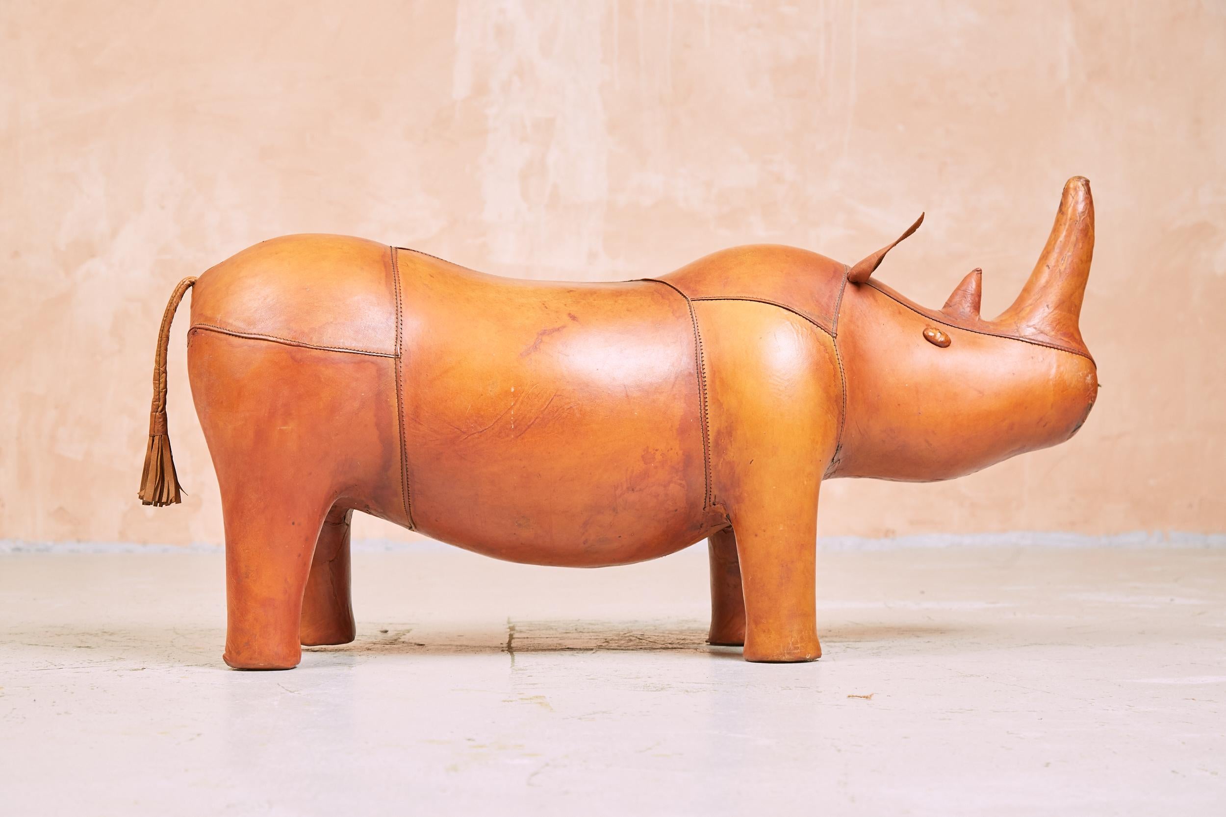 Britannique Tabouret Rhinoceros Rhino en cuir Dimitri Omersa pour Liberty Vintage
