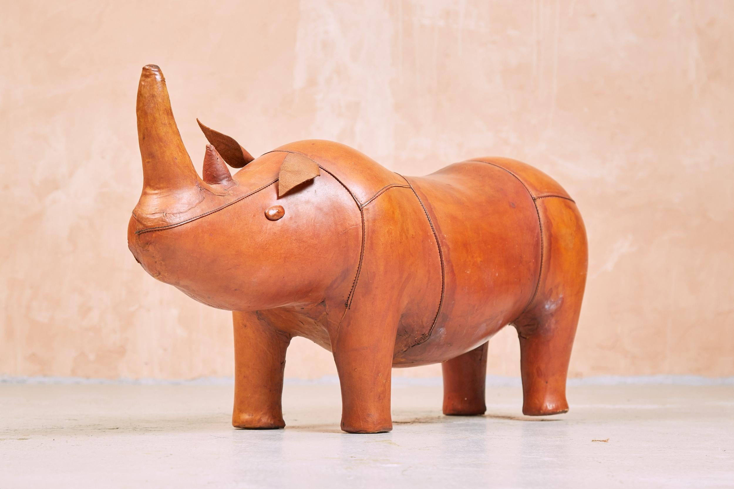 Milieu du XXe siècle Tabouret Rhinoceros Rhino en cuir Dimitri Omersa pour Liberty Vintage
