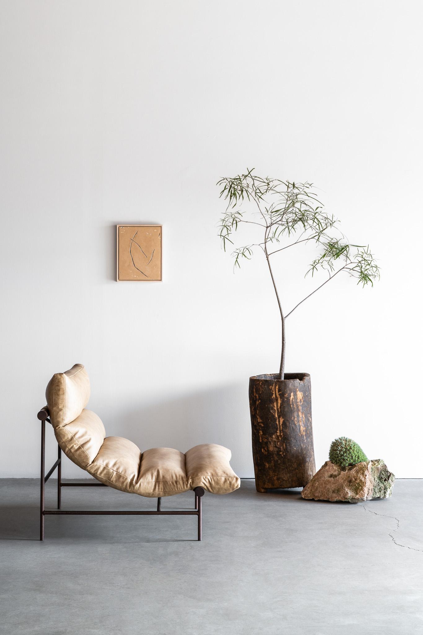Inspired by the serene landscapes of Santa Rosa, the Leather Rosa Lounge Chair by Croft House combines minimalist sophistication with unparalleled comfort. Handcrafted with an open steel frame, the Leather Rosa Lounge Chair allows natural light to