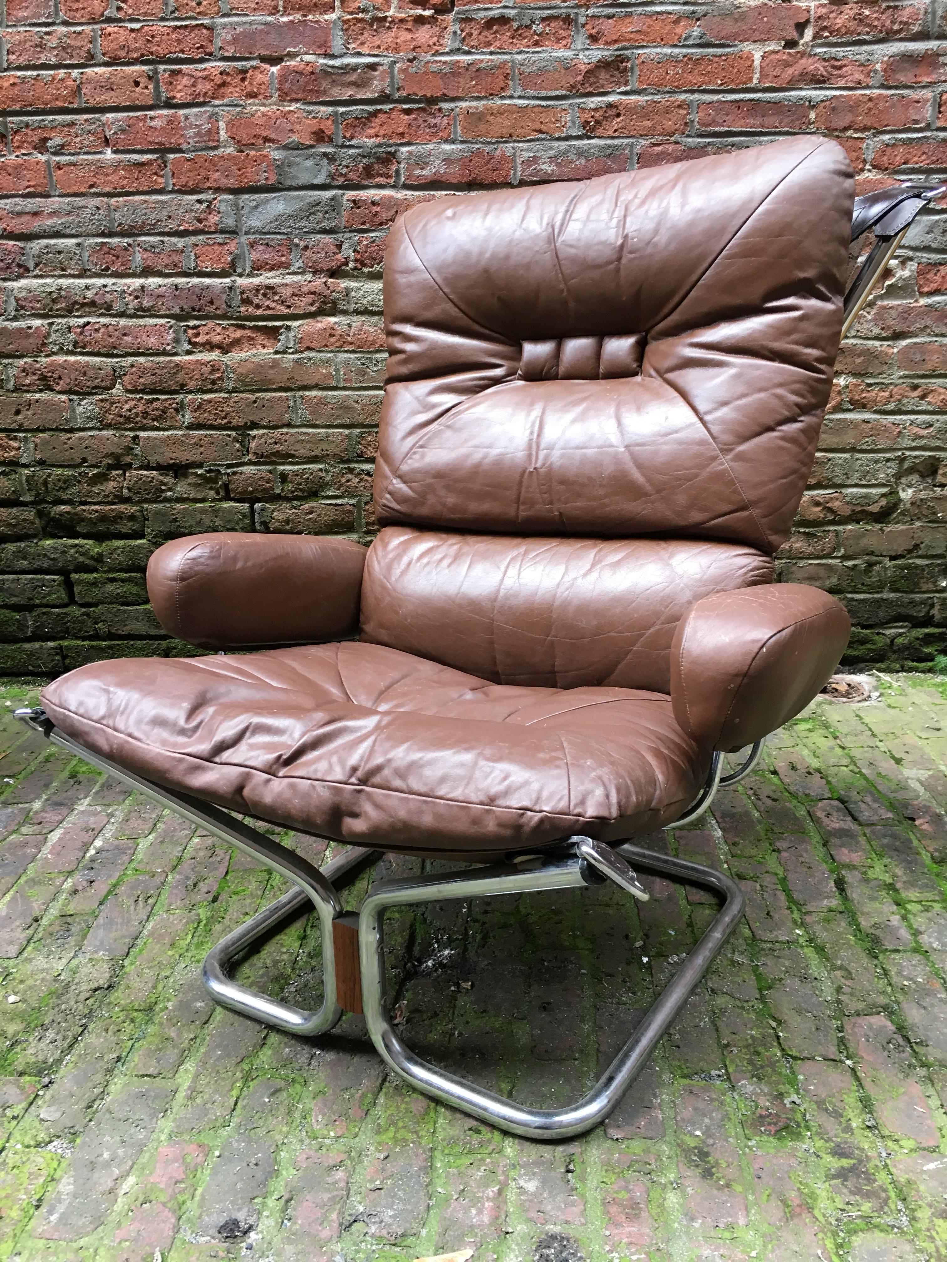 Leather, Rosewood and Chrome Westnofa Armchairs and Ottoman 3