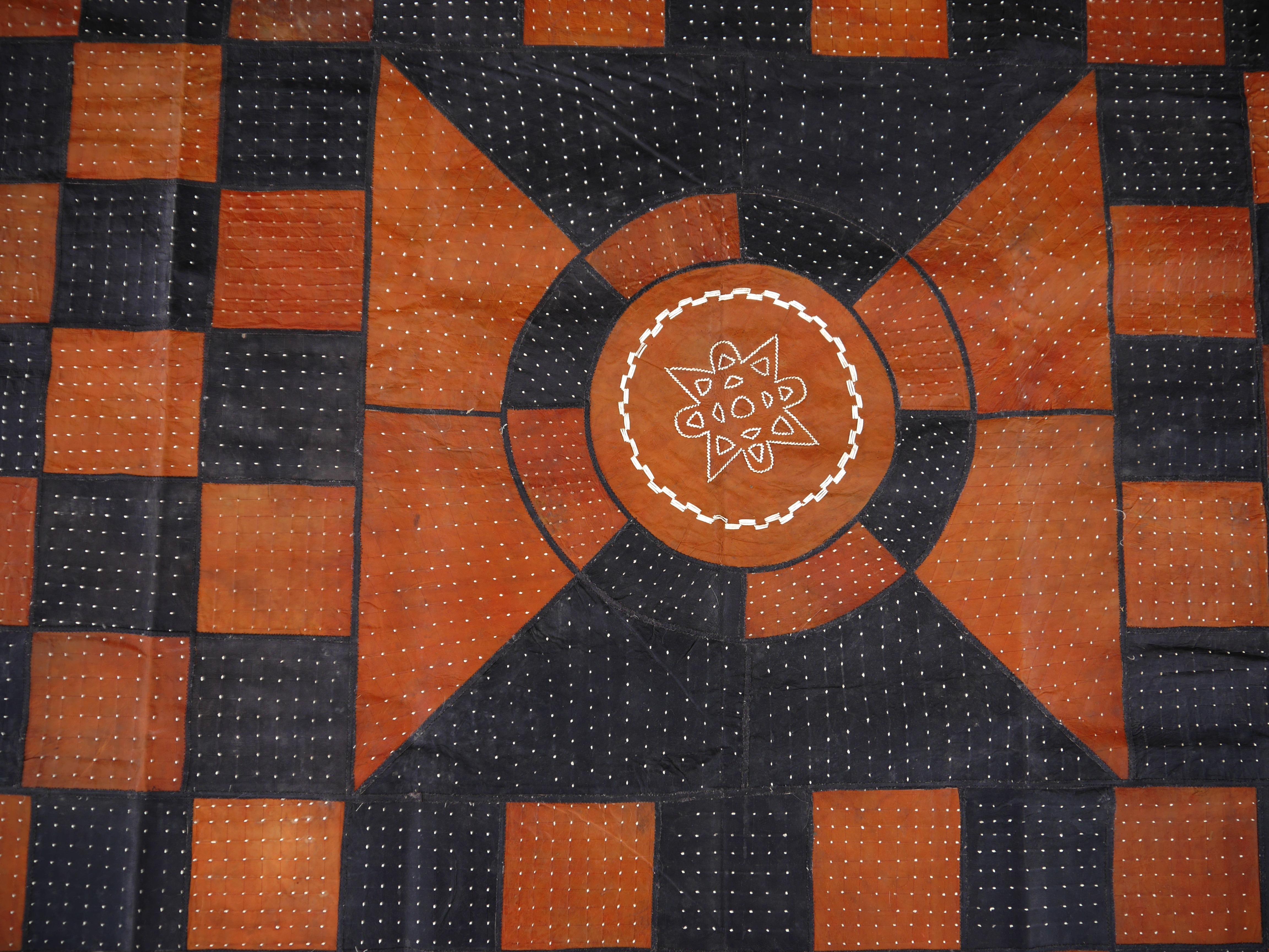 Leather Rug Black Brown Tuareg Carpet from Mauretania North African Patchwork In Good Condition In Lohr, Bavaria, DE