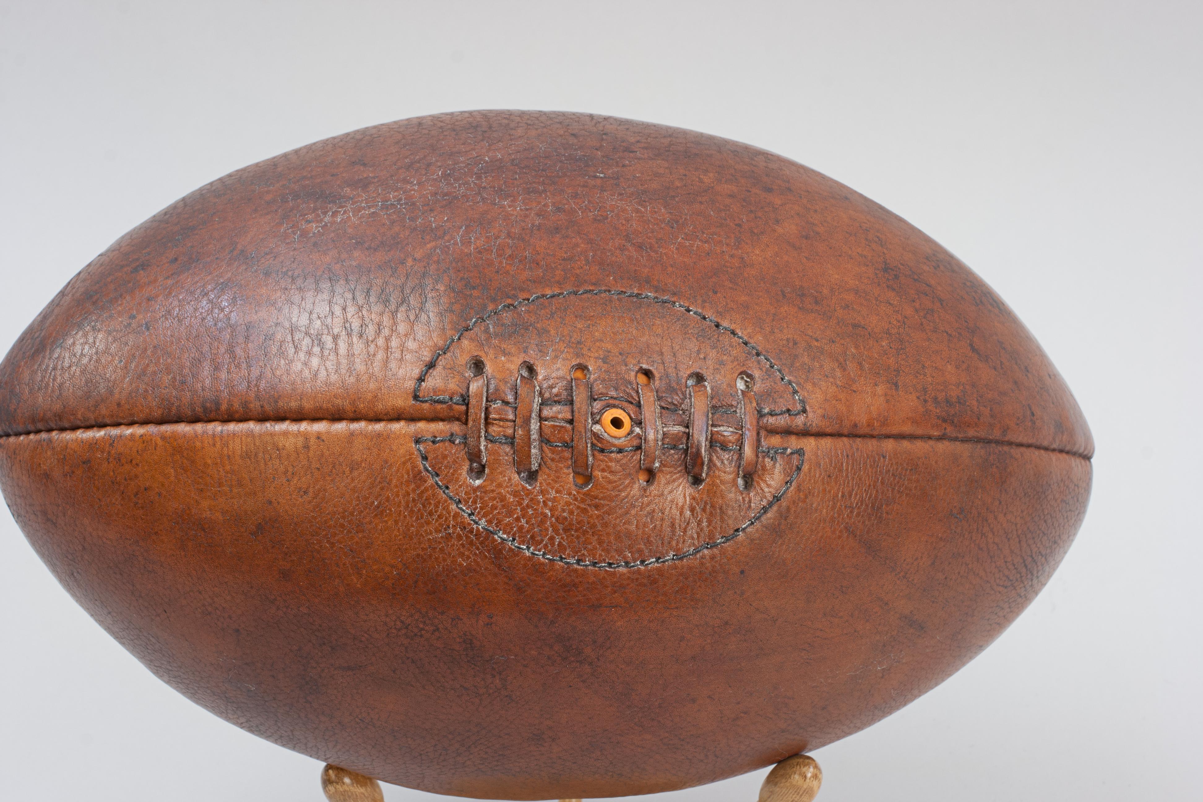 Rugby-Kugel aus Leder im Angebot 4