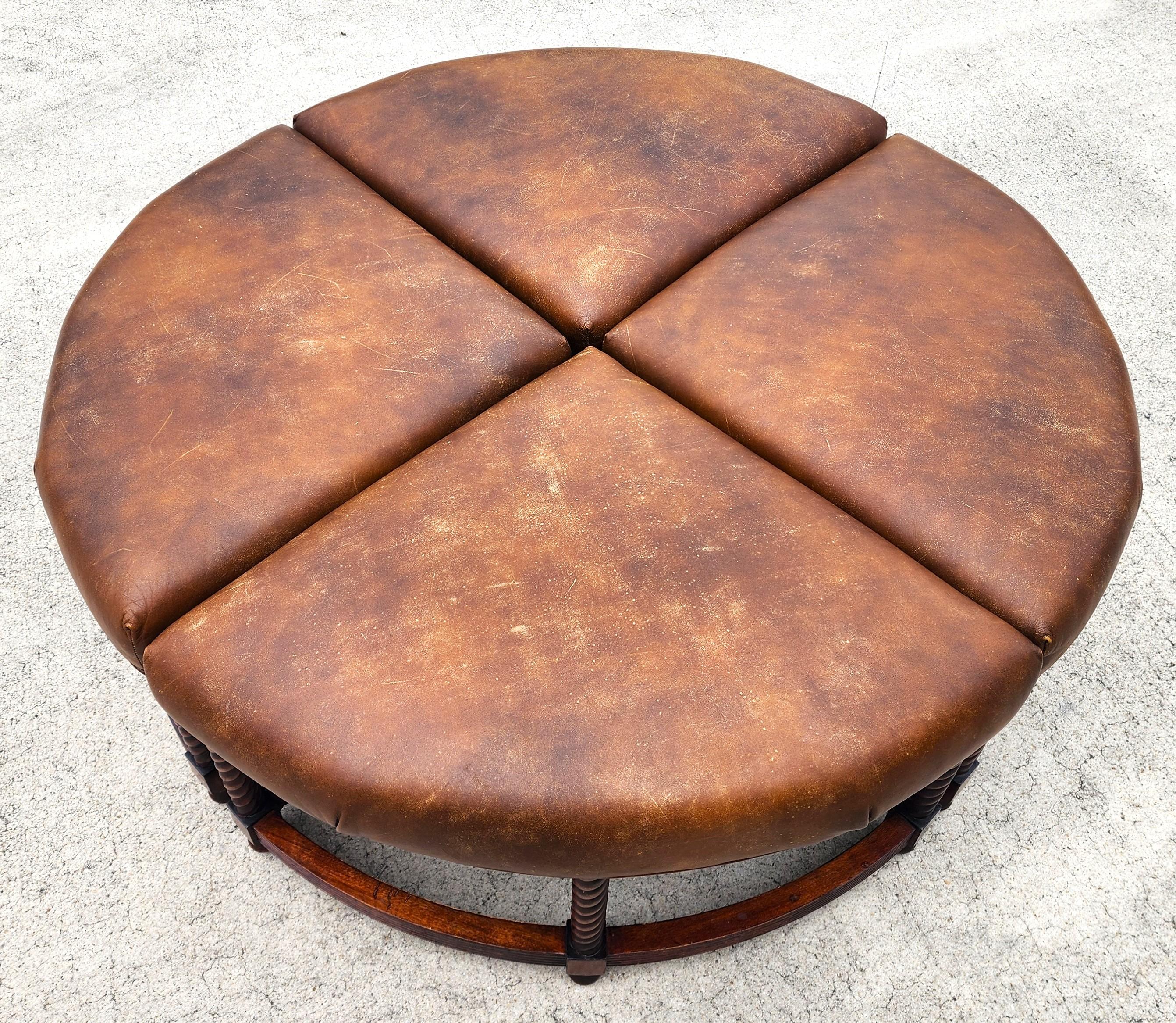 Sectionnelle en cuir Ottoman Cocktail anglais Tabourets de pied Ensemble de 4 Bon état - En vente à Lake Worth, FL
