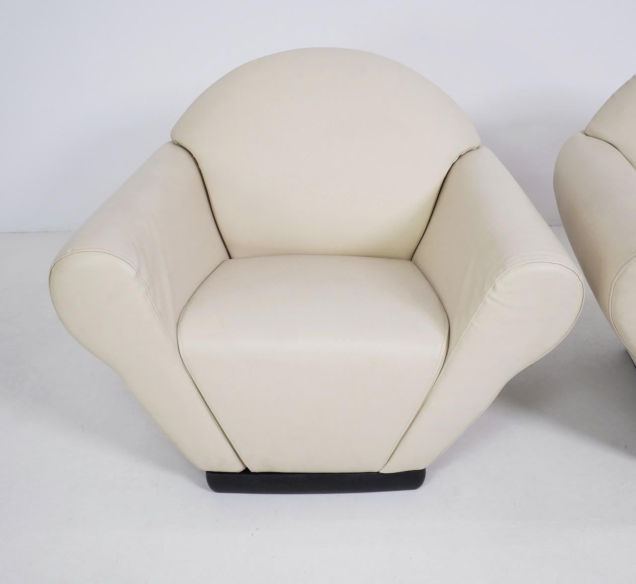 Post-Modern Leather ‘Selim’ Armchair Designed by Sottsass Associati for Cassina, circa 1990