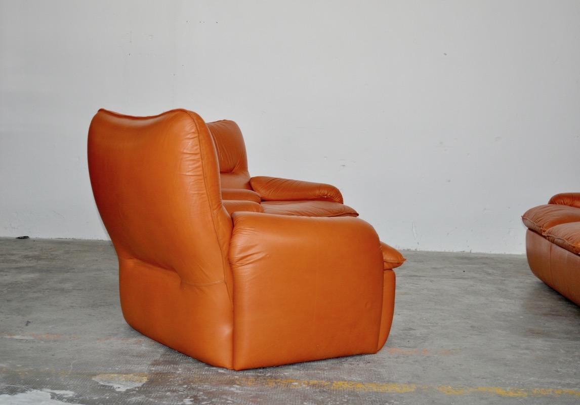 Late 20th Century Leather Set Sofa and Armchairs by Martino Perego for Seven Salotti, 1970s For Sale